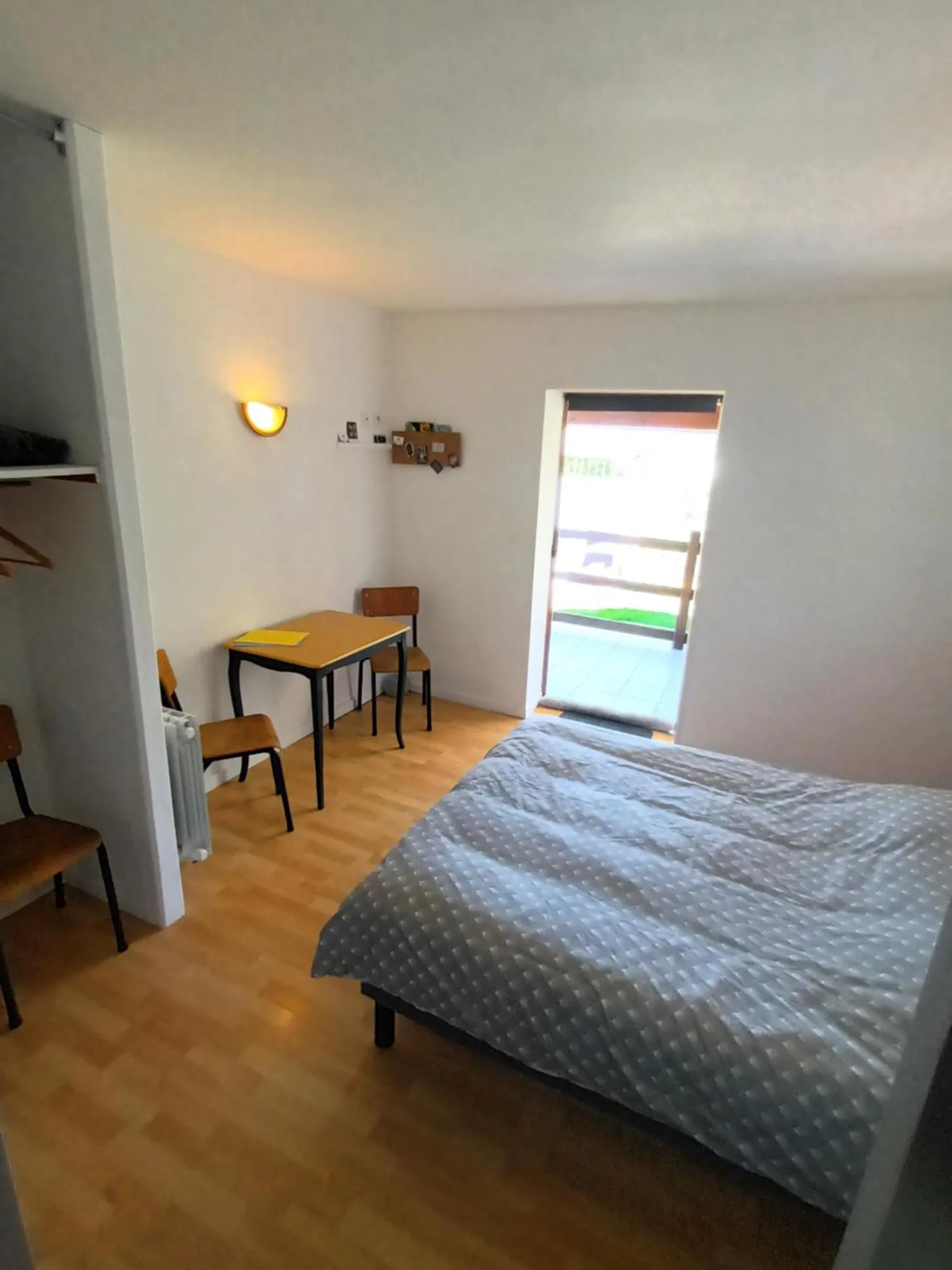 Bed in Le Miraillet, chambre hôte