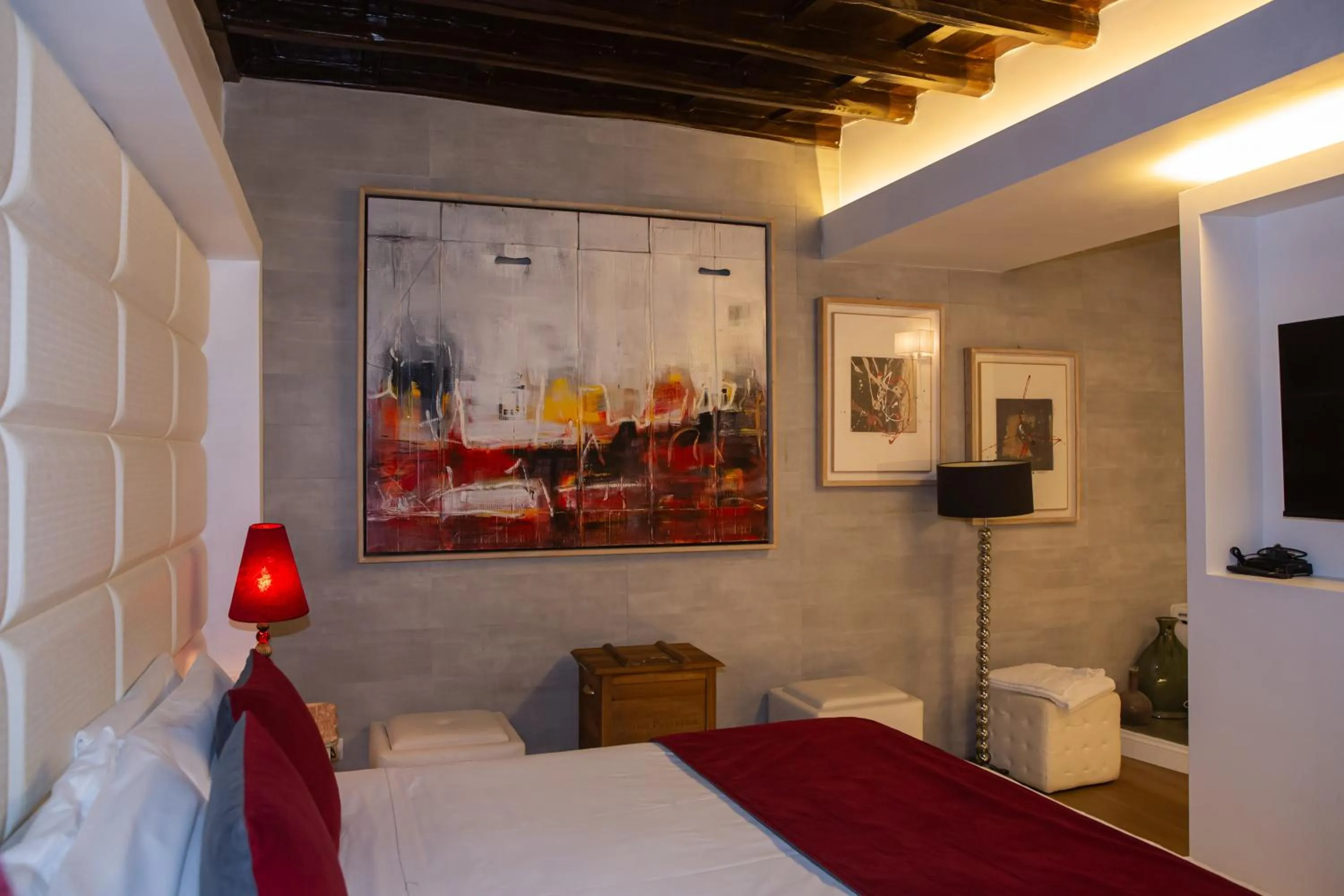 Bed in Corso Suite 107 Rooms Wellness & Spa