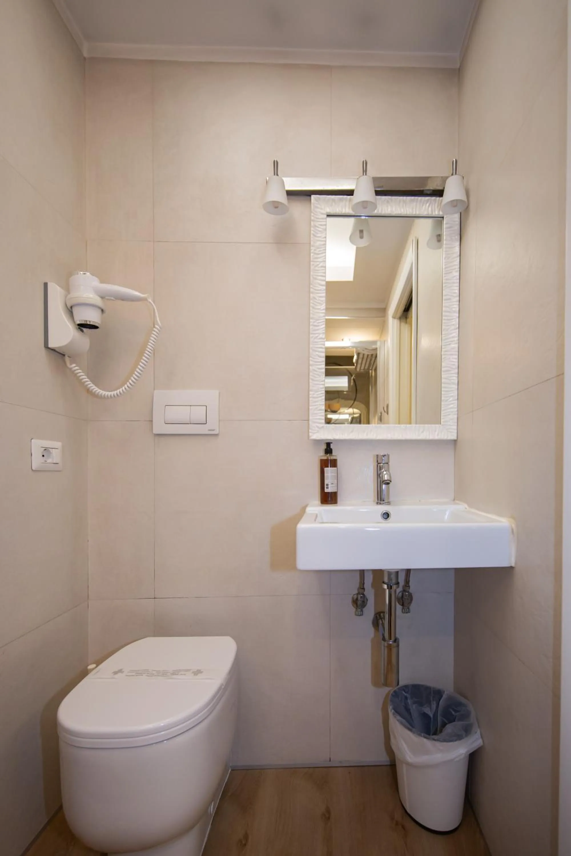 Toilet in Corso Suite 107 Rooms Wellness & Spa
