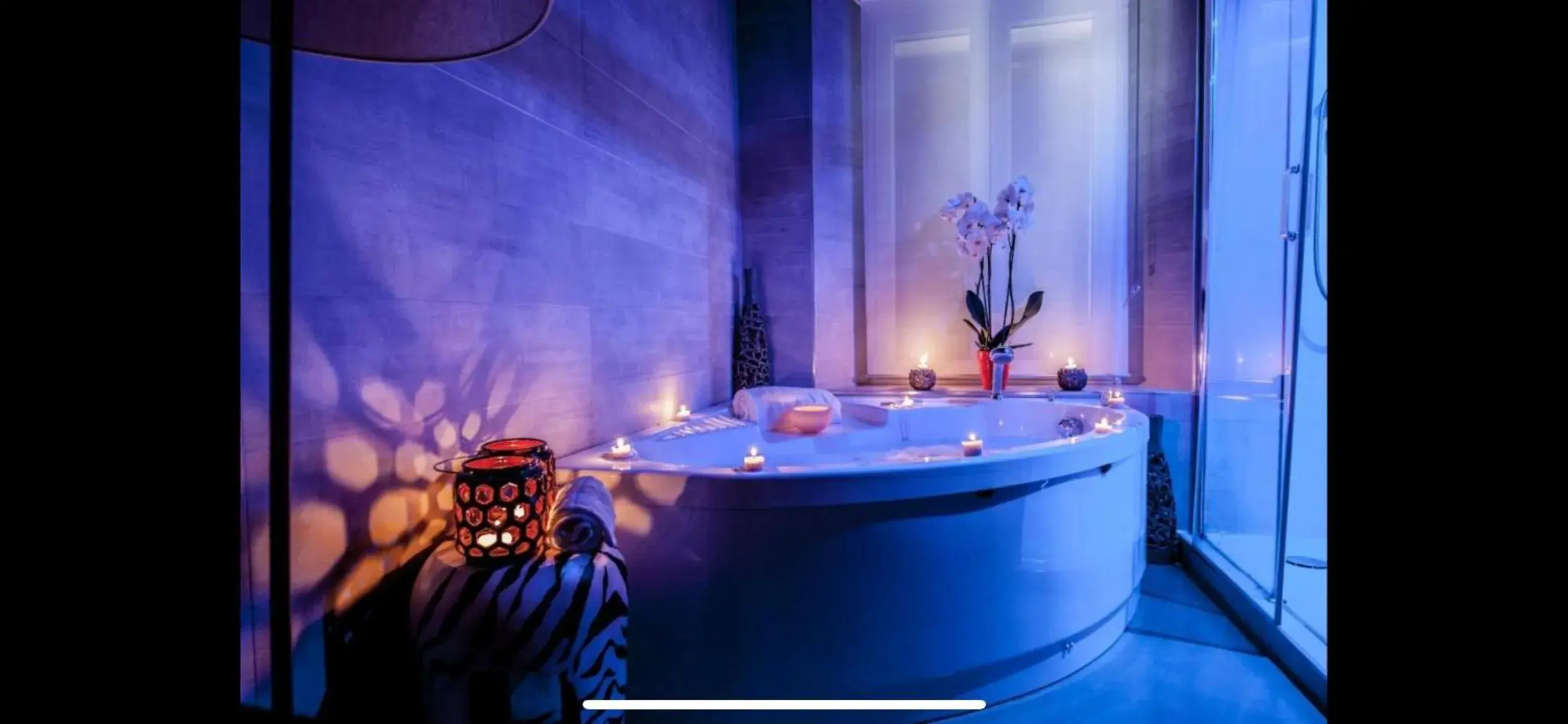 King Room with Spa Bath - single occupancy in Corso Suite 107 Rooms Wellness & Spa King Room with Spa Bath - single occupancy in Corso Suite 107 Rooms Wellness & Spa