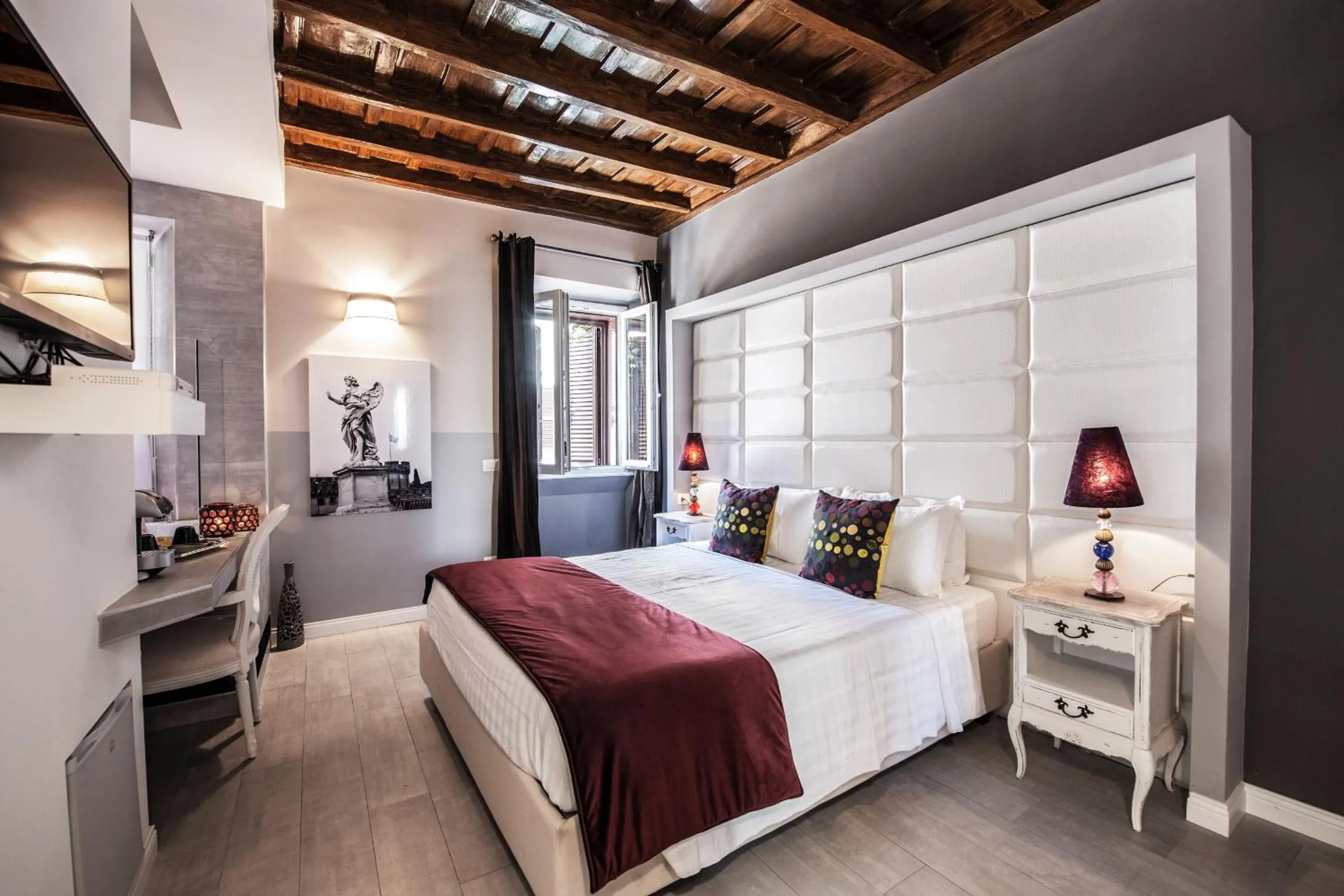 Bed in Corso Suite 107 Rooms Wellness & Spa