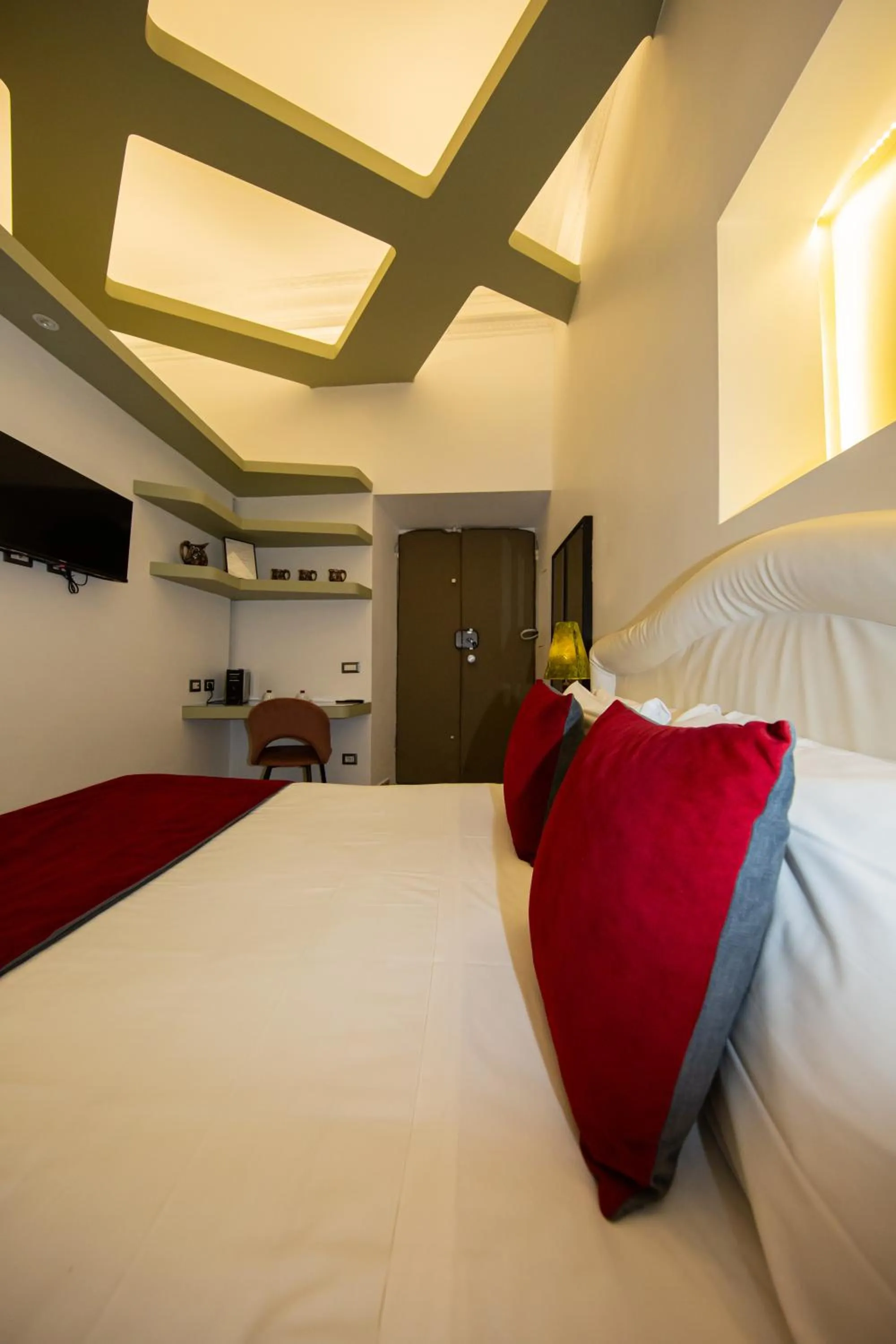 Bed in Corso Suite 107 Rooms Wellness & Spa