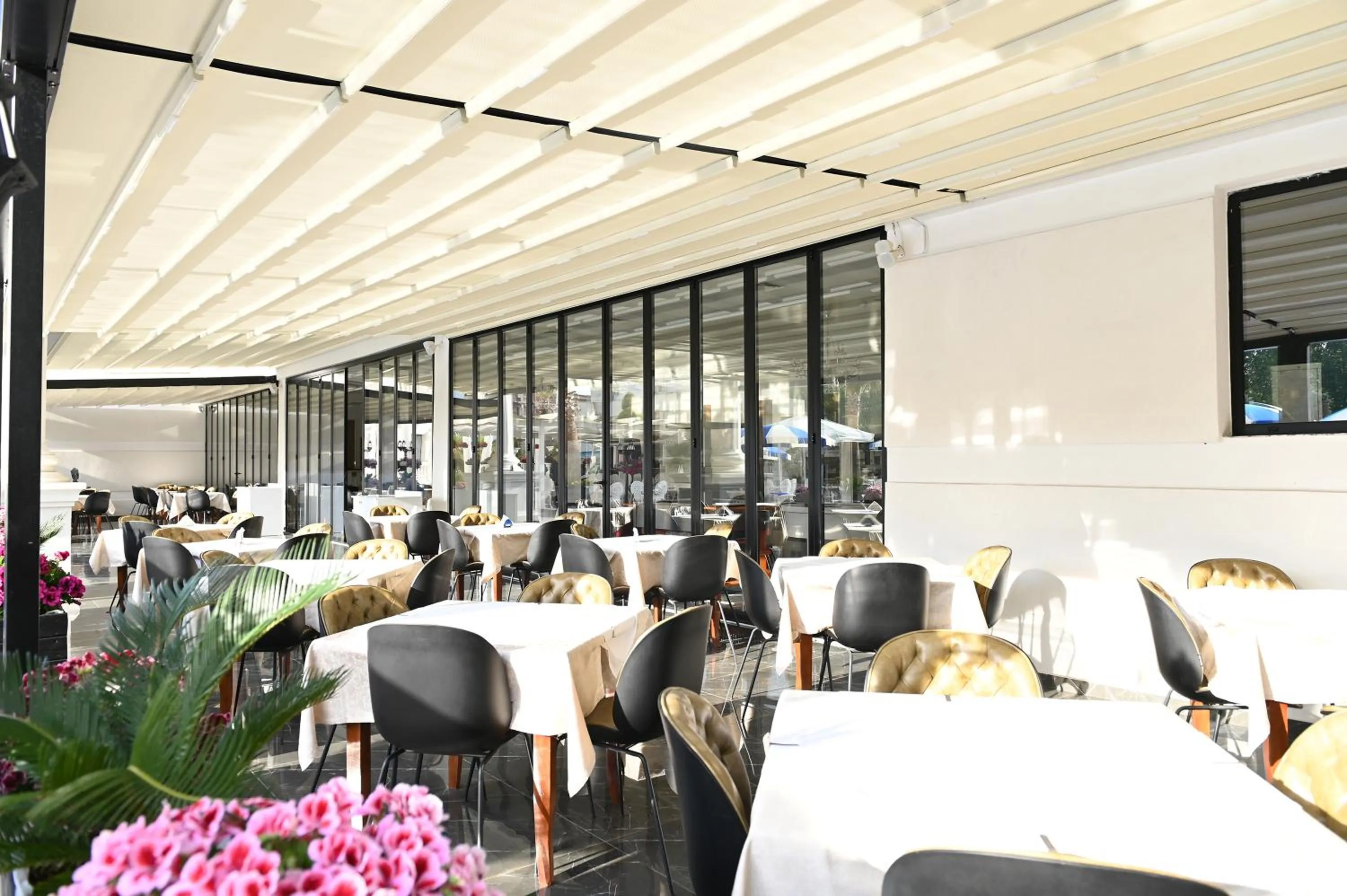 Coffee/tea facilities in Hotel Onufri