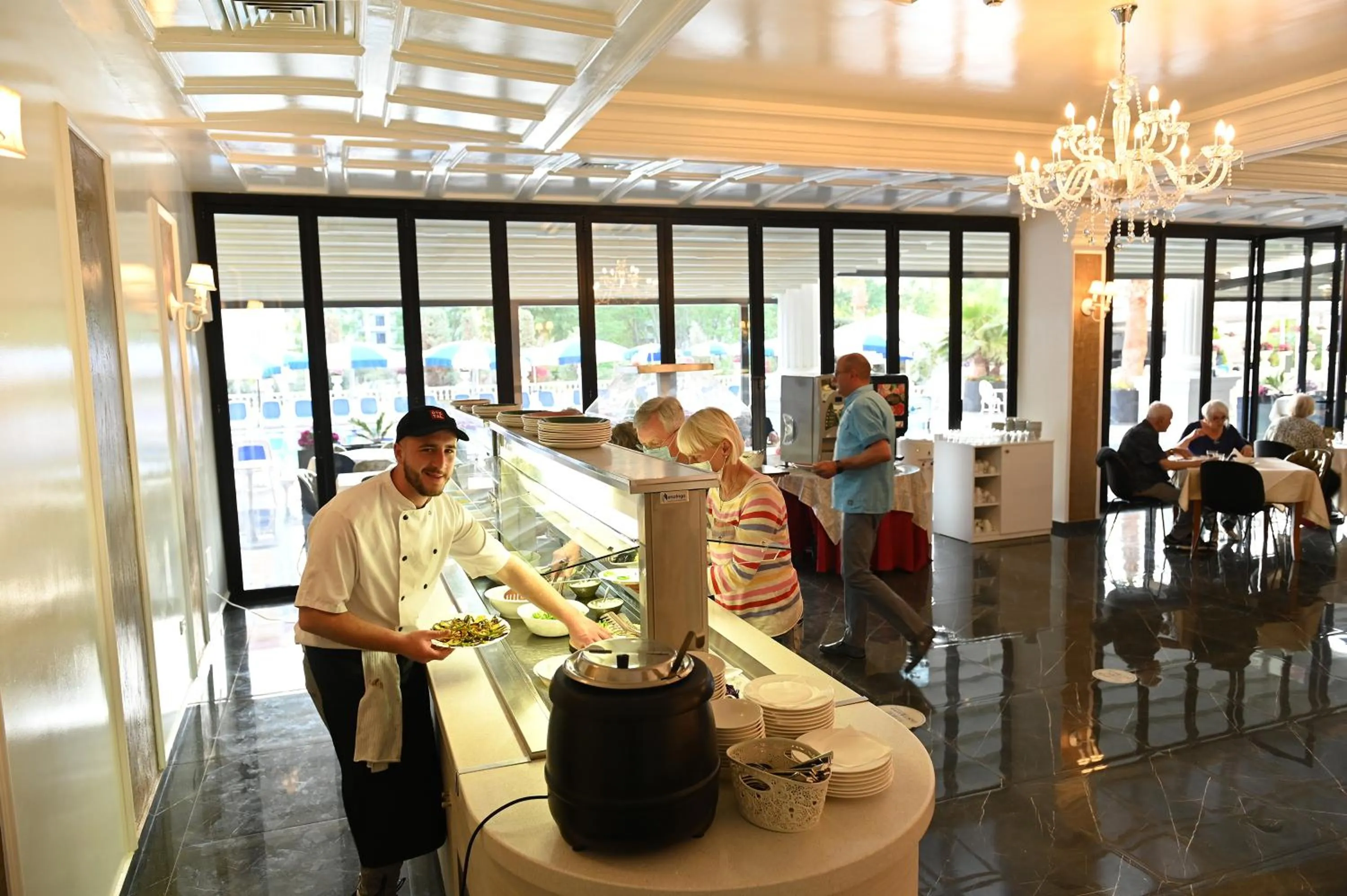 Restaurant/places to eat in Hotel Onufri