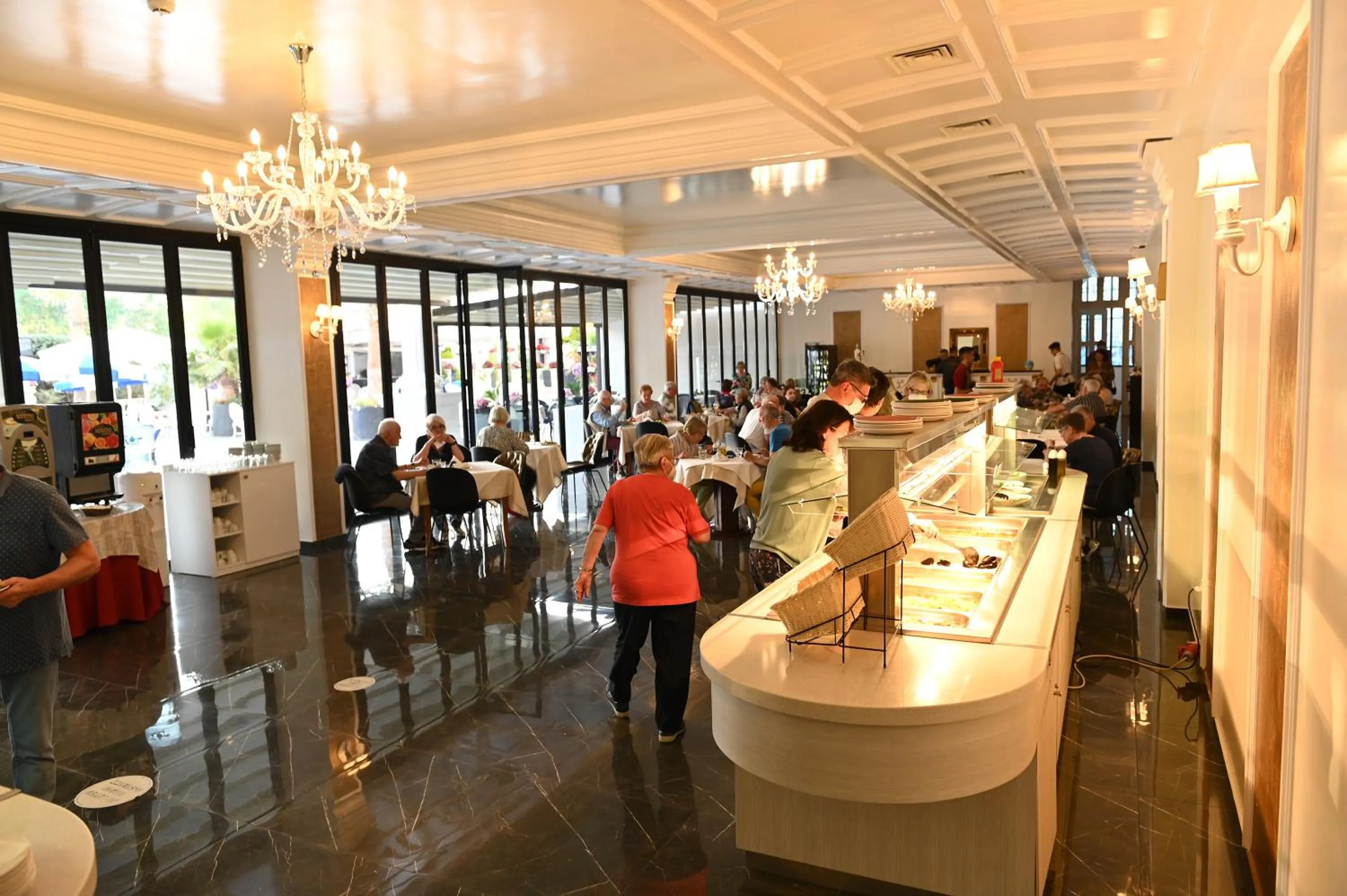 Restaurant/places to eat in Hotel Onufri