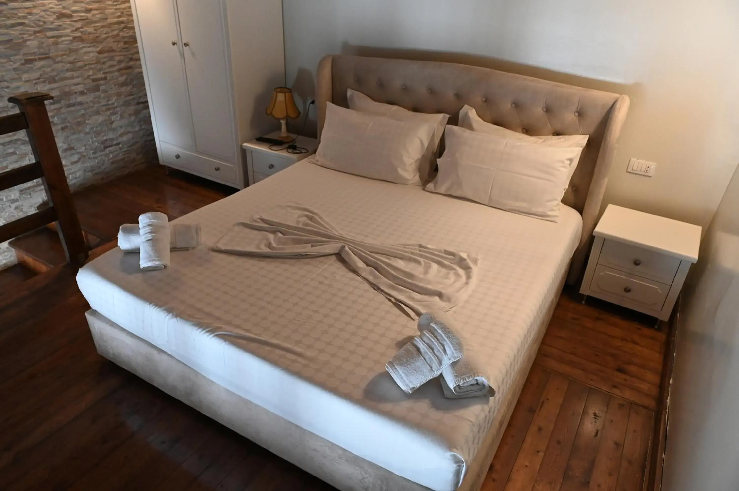 Duplex Quadruple Room in Hotel Onufri Duplex Quadruple Room in Hotel Onufri