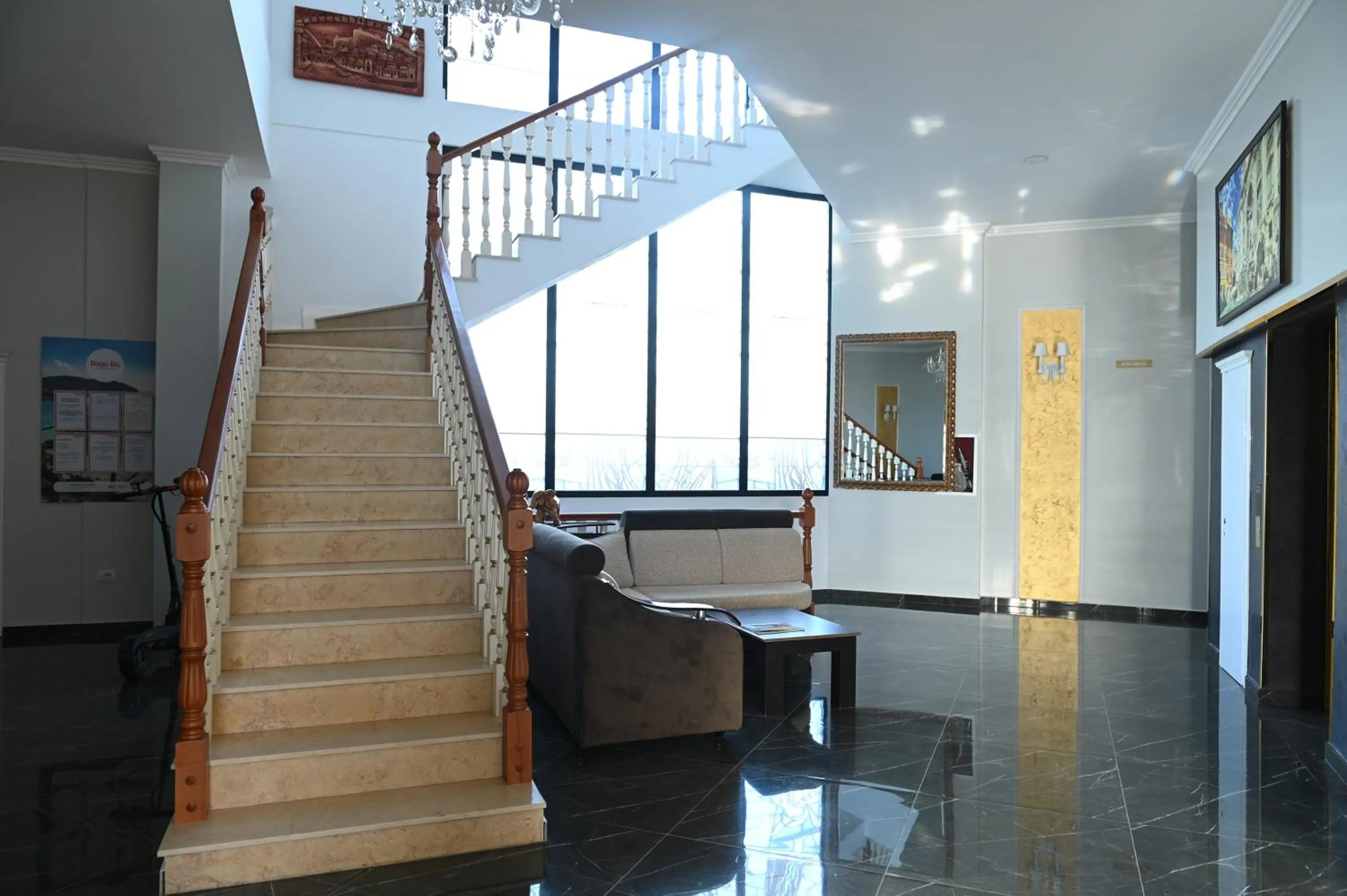 Seating area in Hotel Onufri