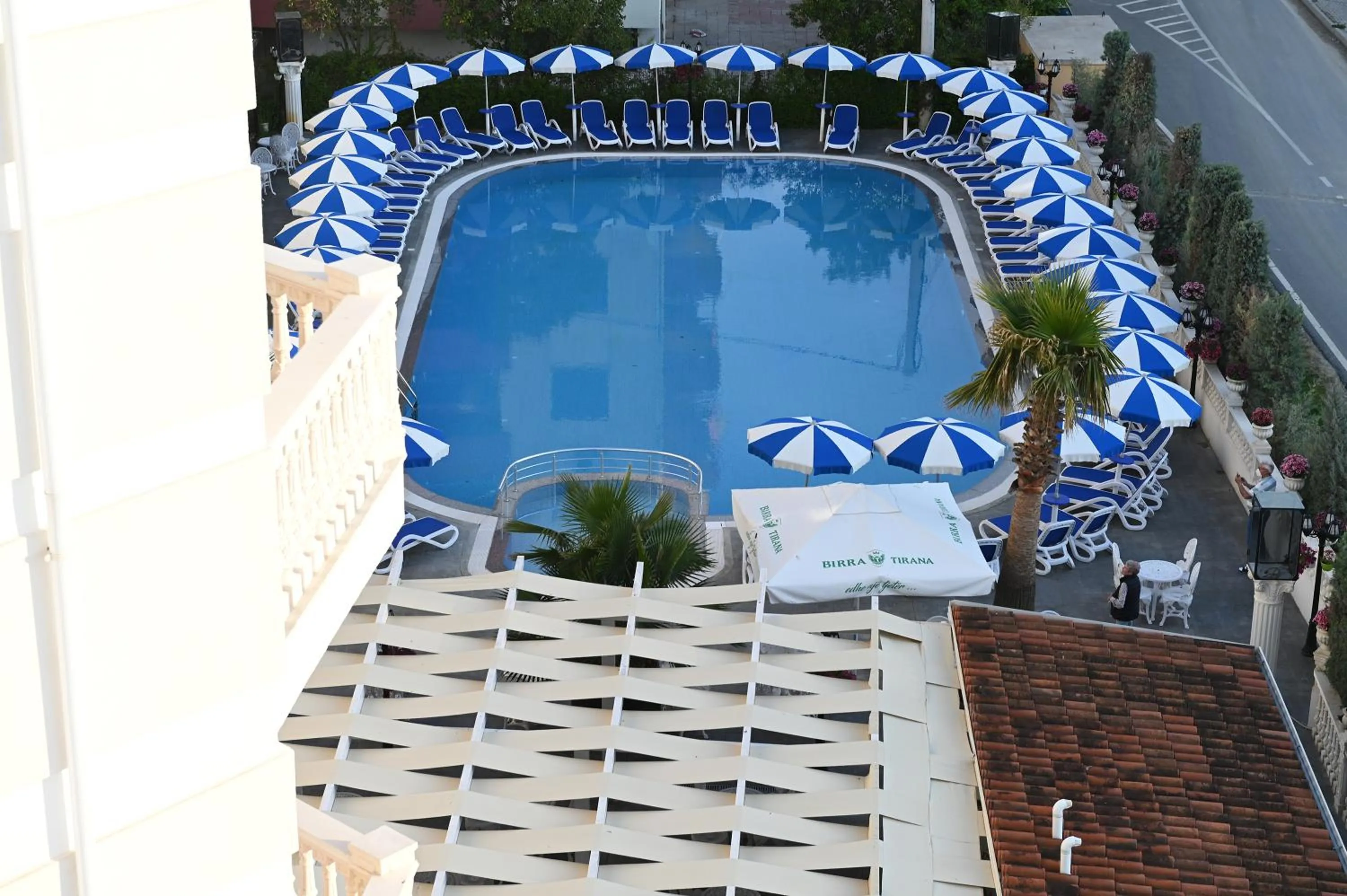 Pool view in Hotel Onufri