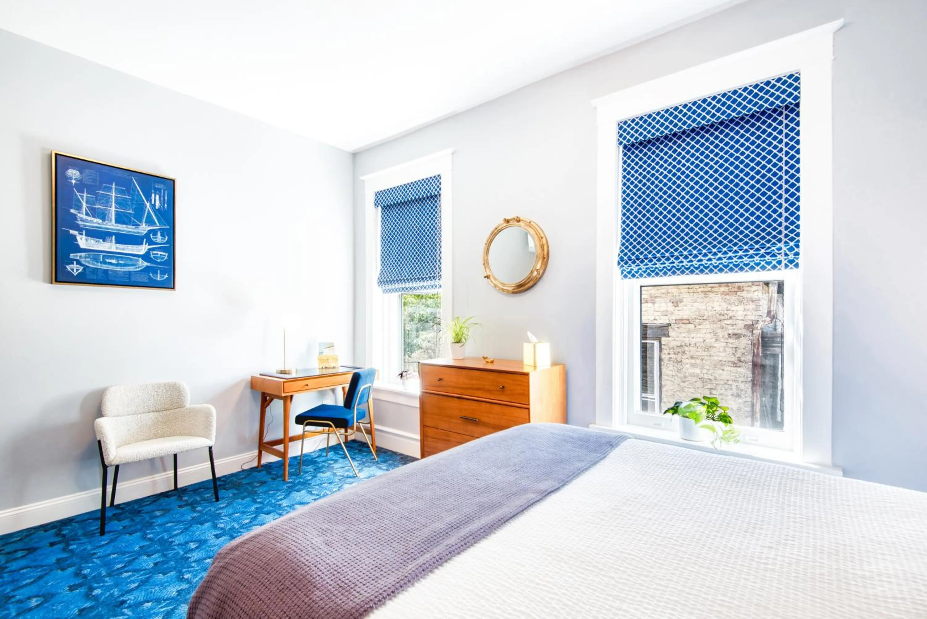 Photo of the whole room, Bed in The Hudson Whaler