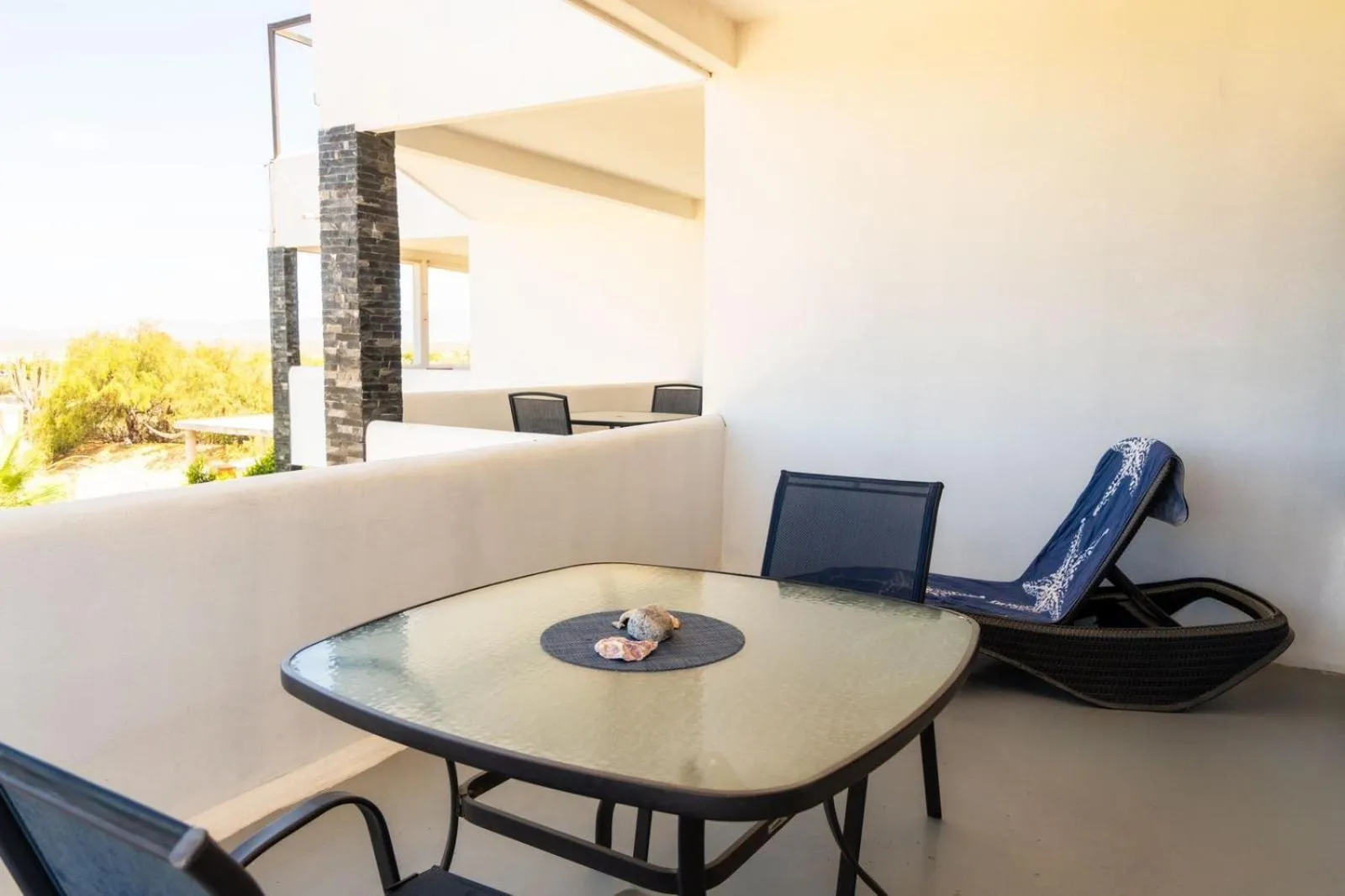 Casa Arrecife - Dorado Suite, Fast Wifi & Balcony! Beach is steps away!