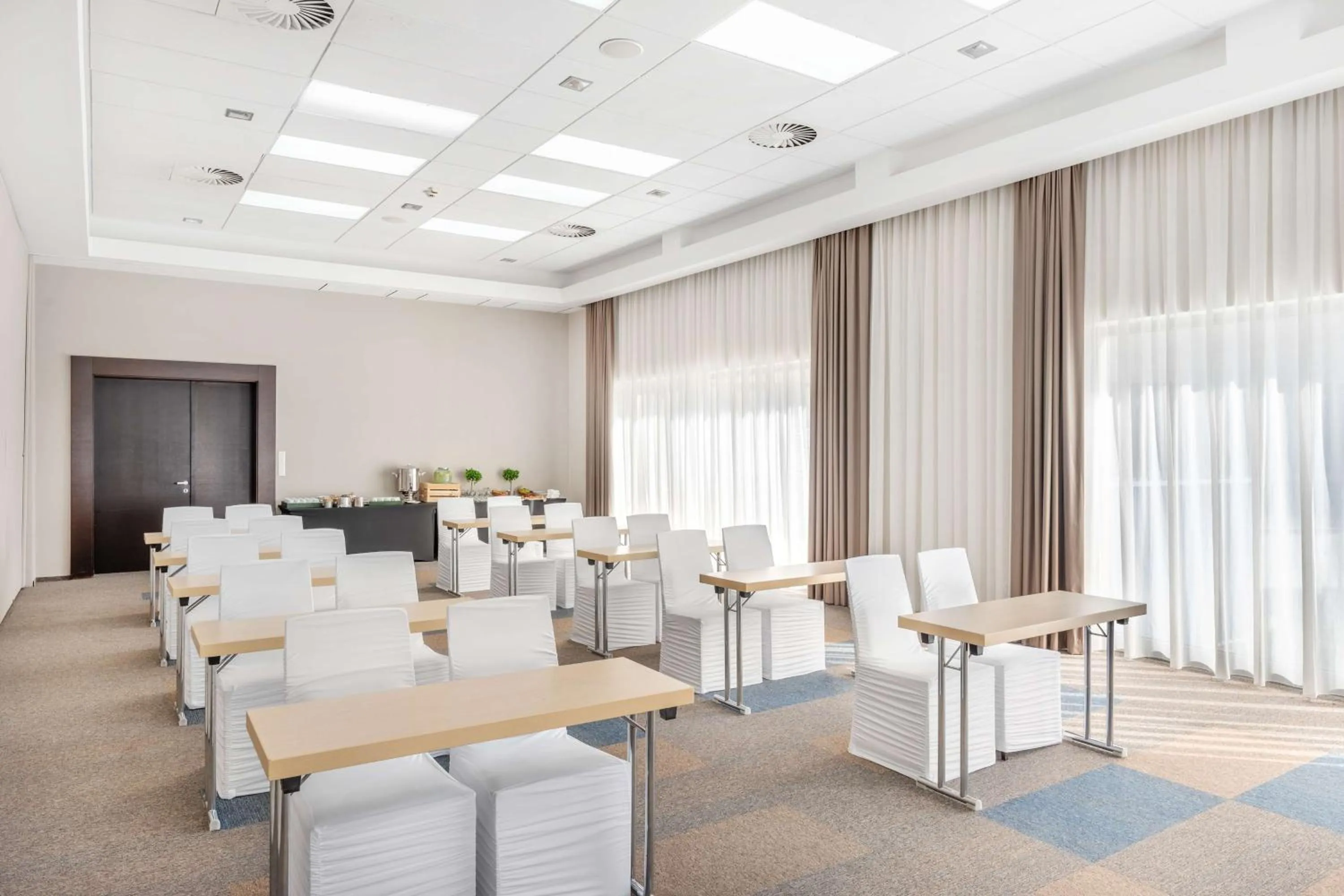 Meeting/conference room in Park Inn by Radisson Sarvar Resort & Spa - All Inclusive