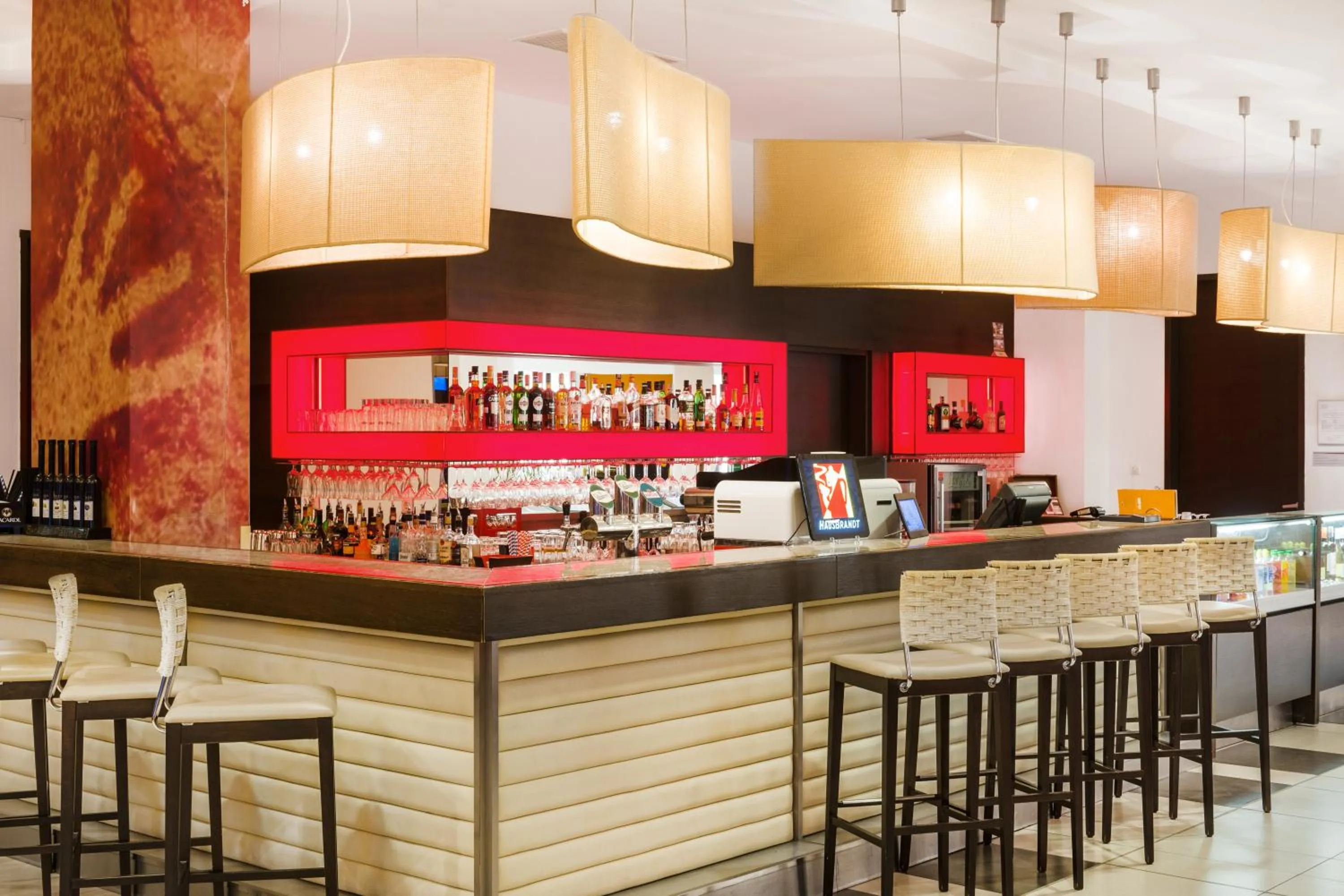 Lounge or bar in Park Inn by Radisson Sarvar Resort & Spa - All Inclusive