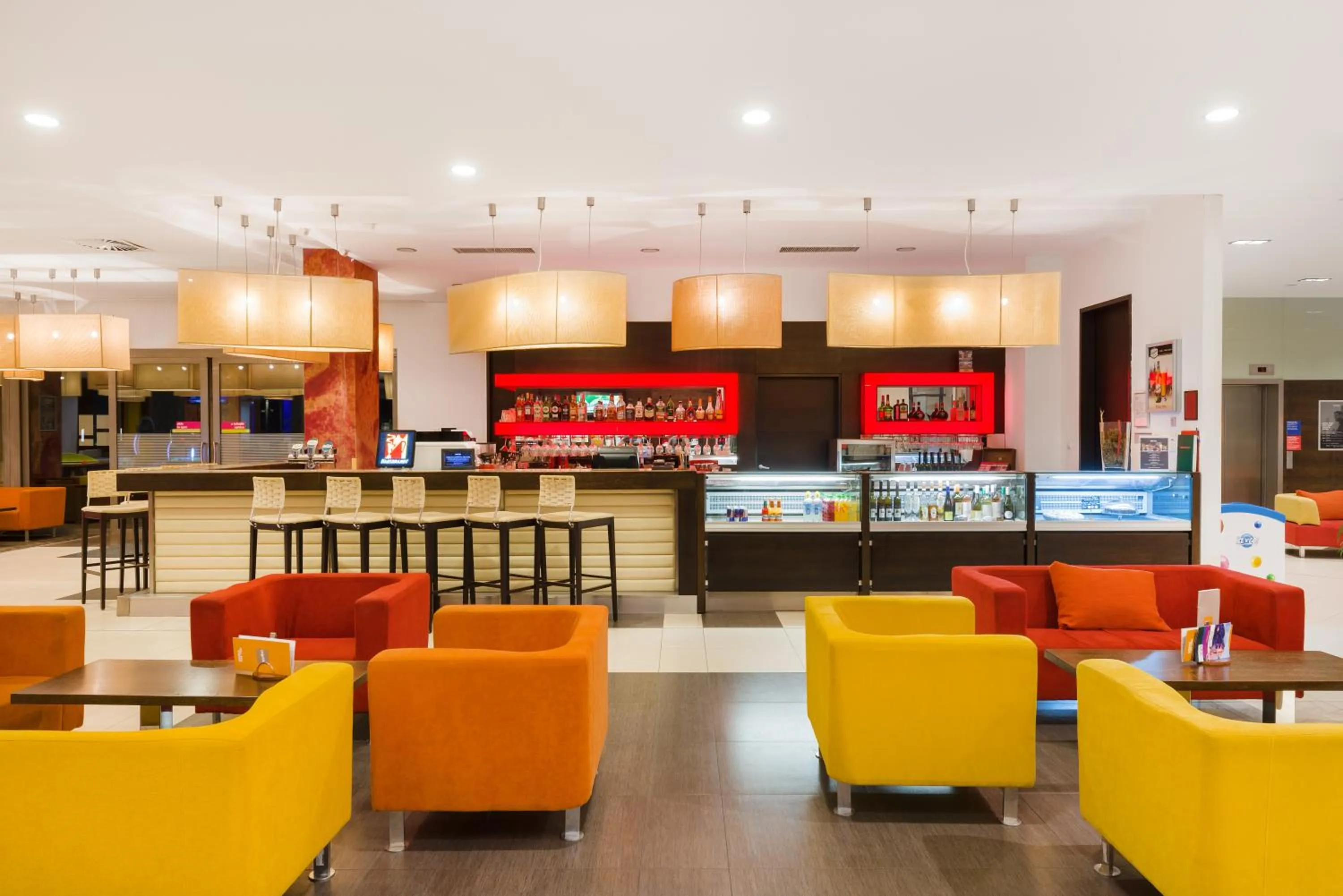 Lounge or bar in Park Inn by Radisson Sarvar Resort & Spa - All Inclusive