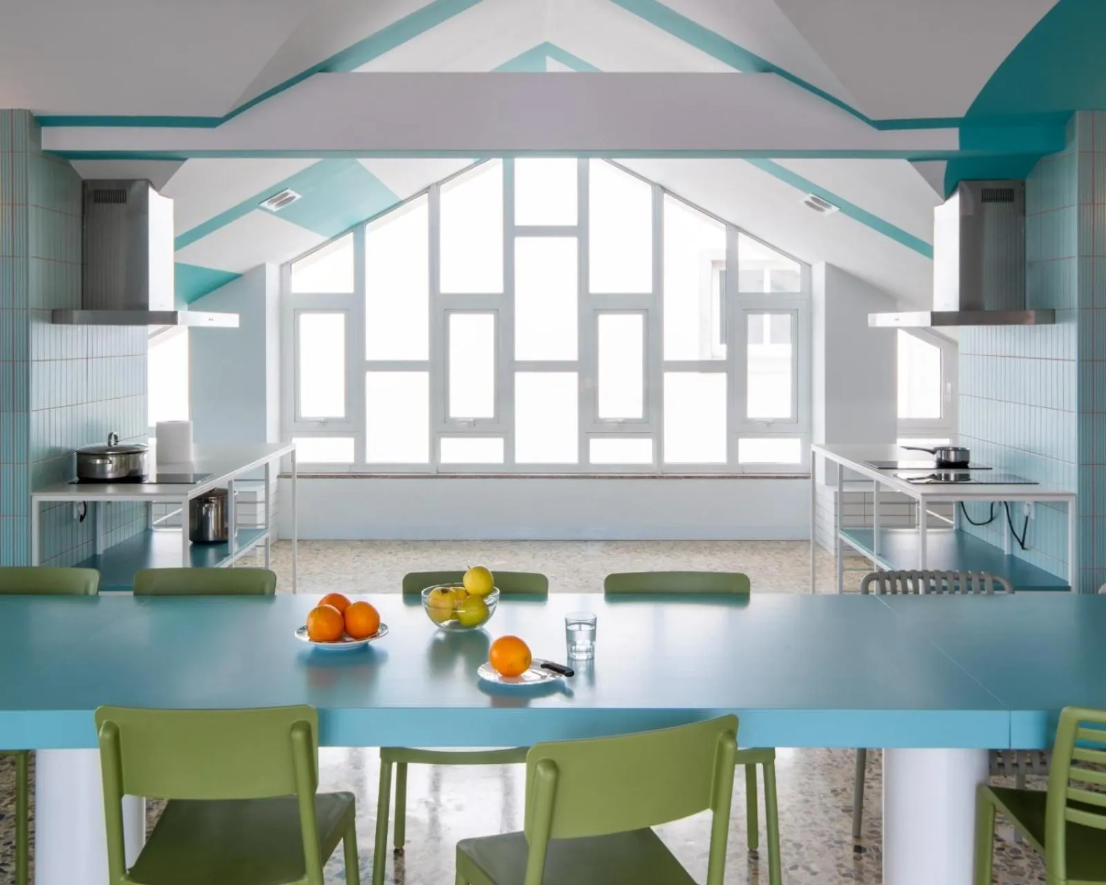 Kitchen or kitchenette in Loop INN Hostel Santiago de Compostela