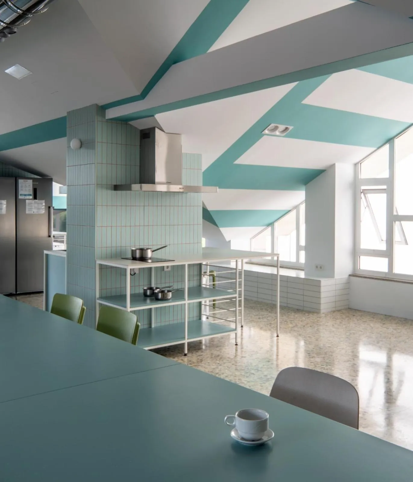 Kitchen or kitchenette in Loop INN Hostel Santiago de Compostela