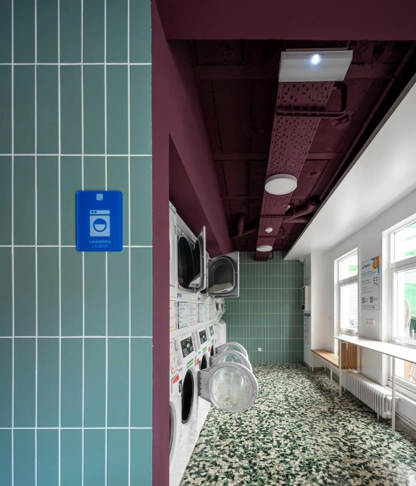 laundry in Loop INN Hostel Santiago de Compostela