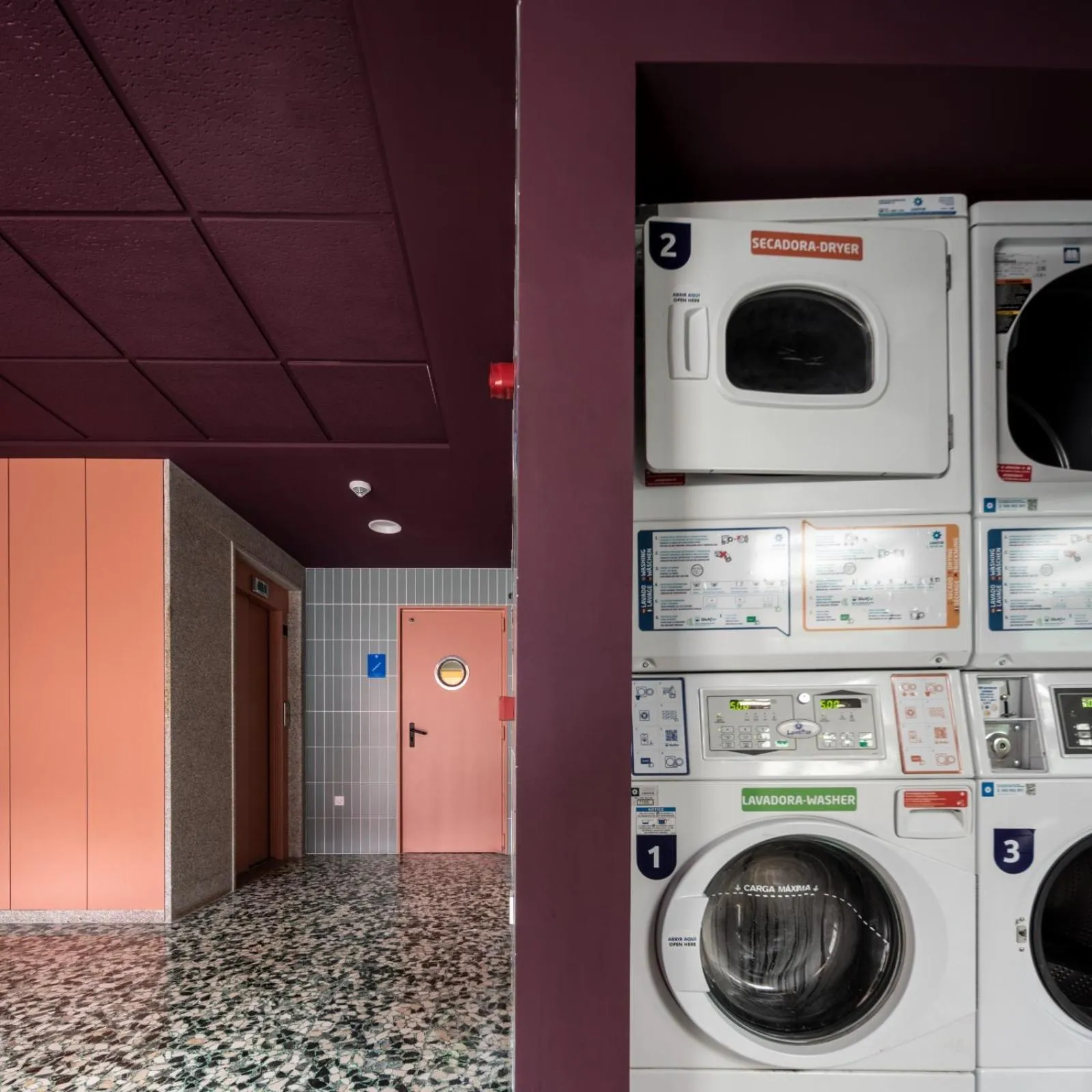 laundry in Loop INN Hostel Santiago de Compostela