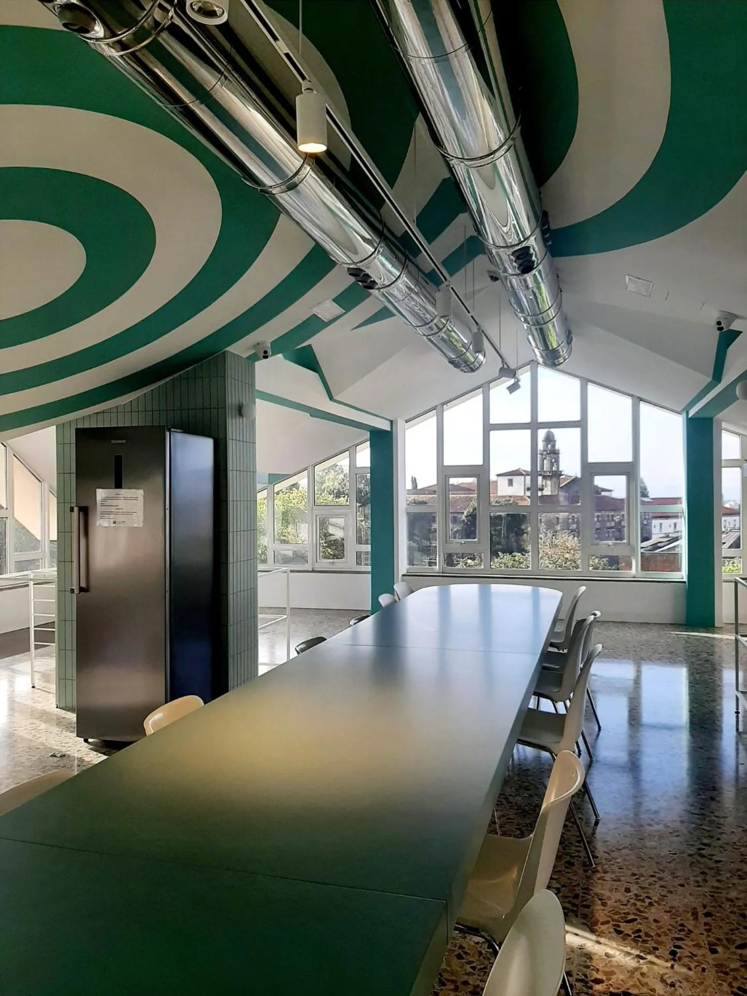 Dining area in Loop INN Hostel Santiago de Compostela