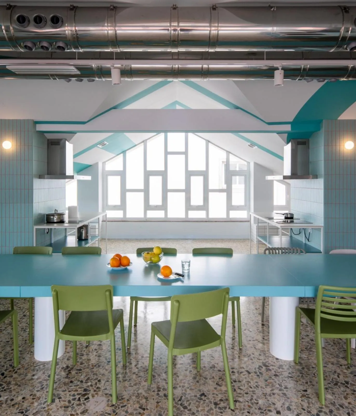 Kitchen or kitchenette in Loop INN Hostel Santiago de Compostela