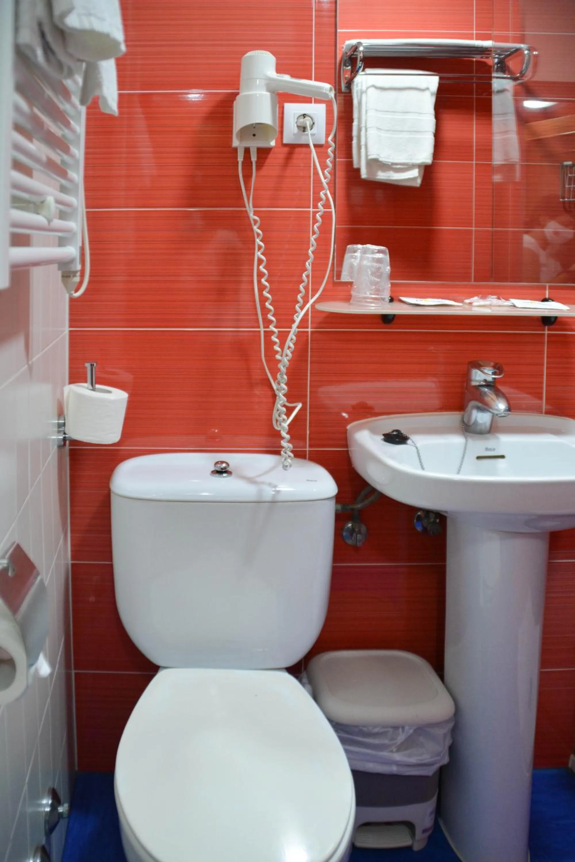 Bathroom in Loop INN Hostel Santiago de Compostela