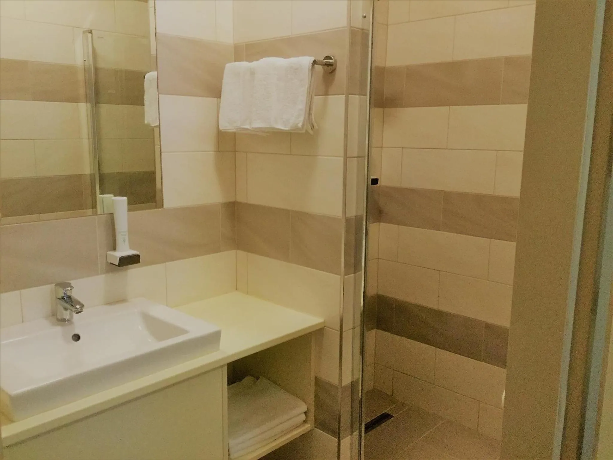 Bathroom in Hotel Astoria