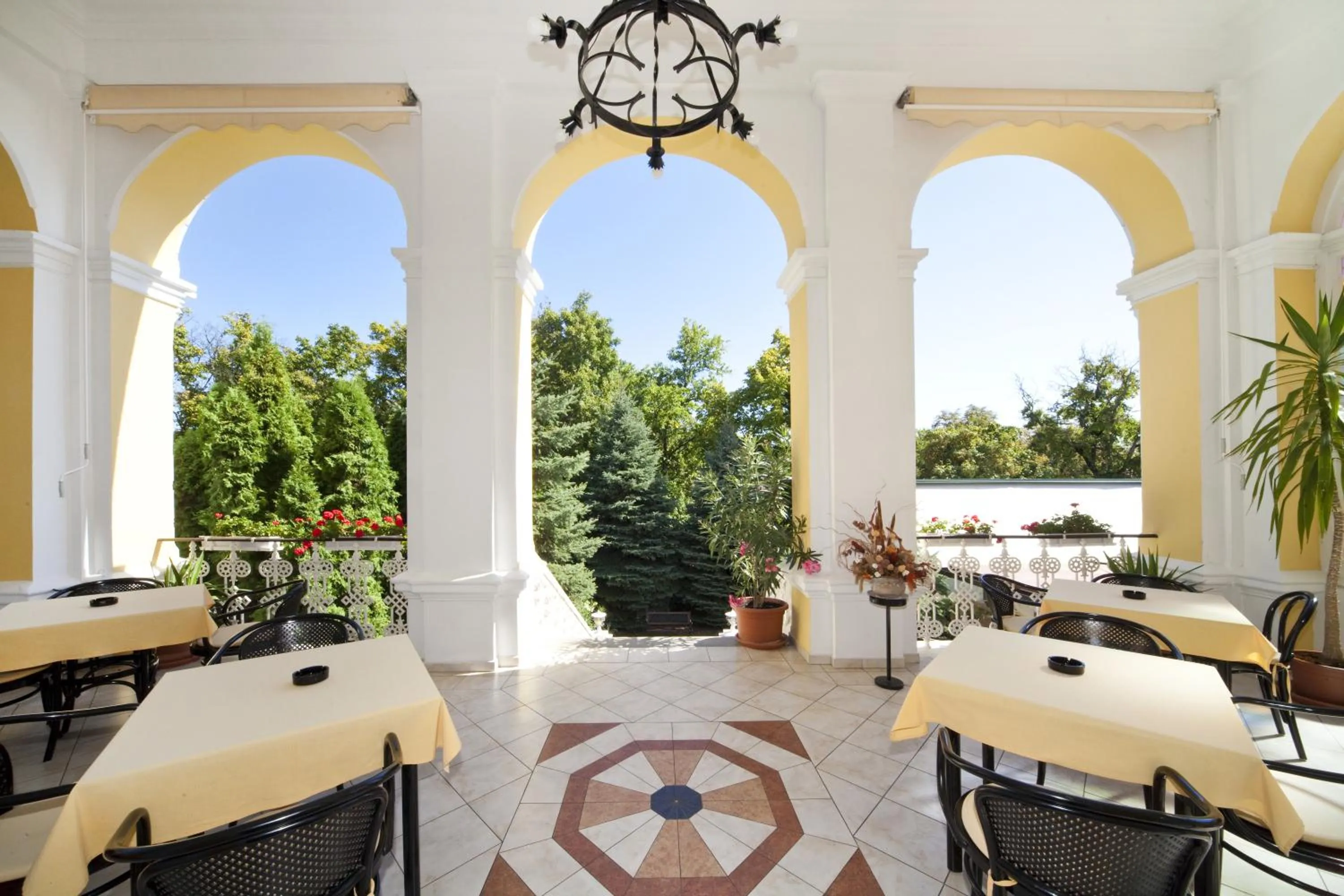 Decorative detail in Hotel Astoria