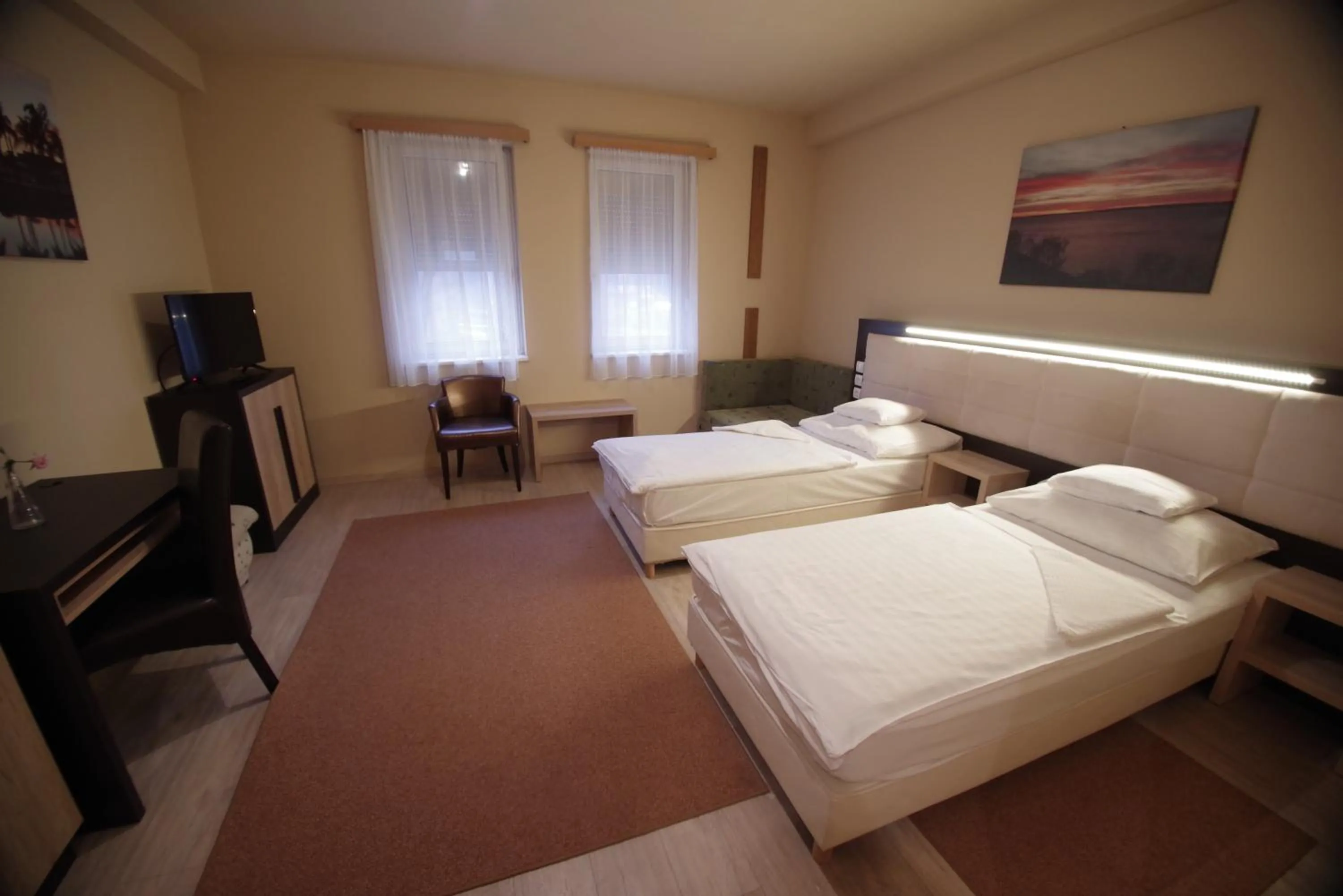 Bedroom, Bed in Hotel Vadászkürt Superior