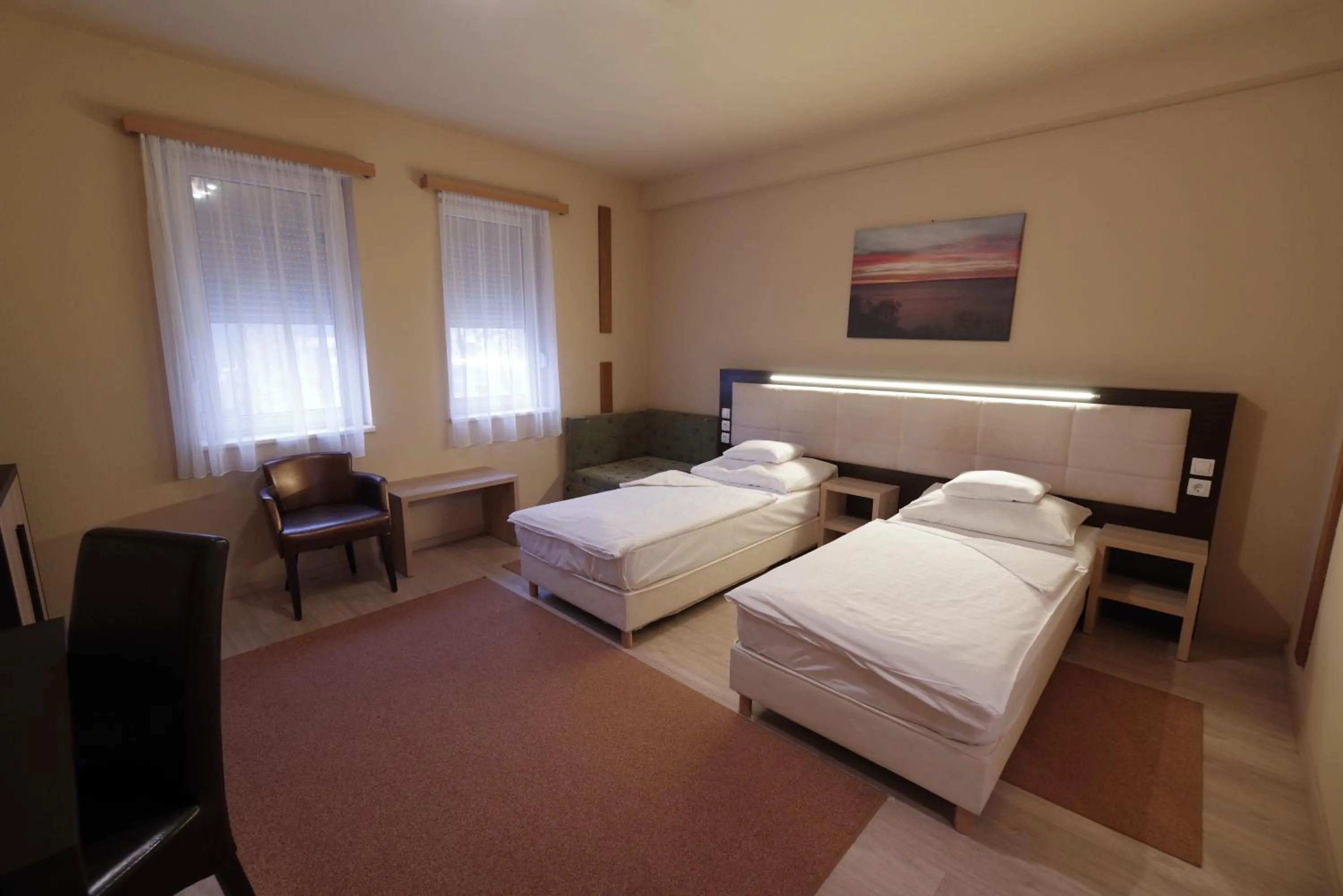 Bedroom, Bed in Hotel Vadászkürt Superior