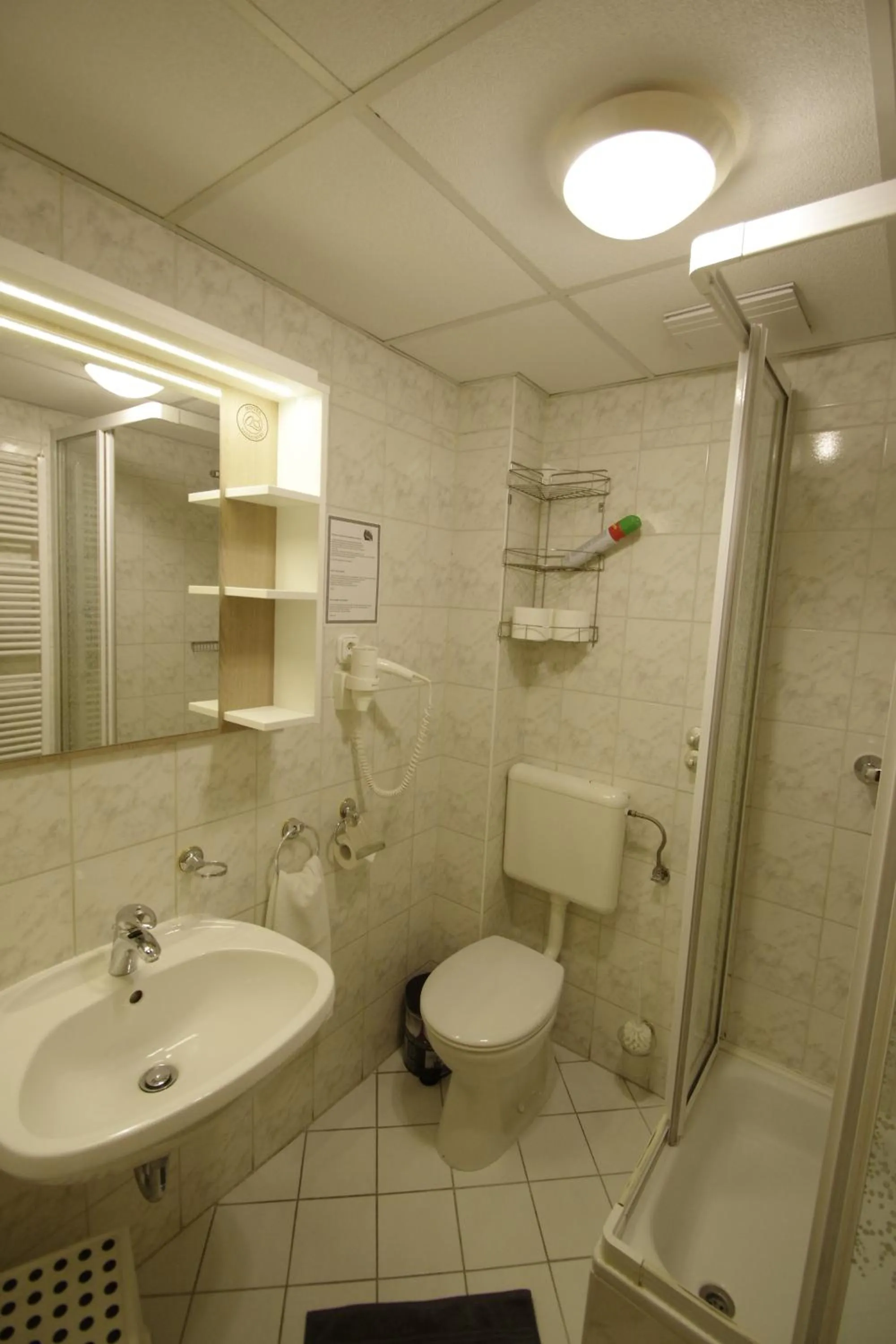 Shower in Hotel Vadászkürt Superior