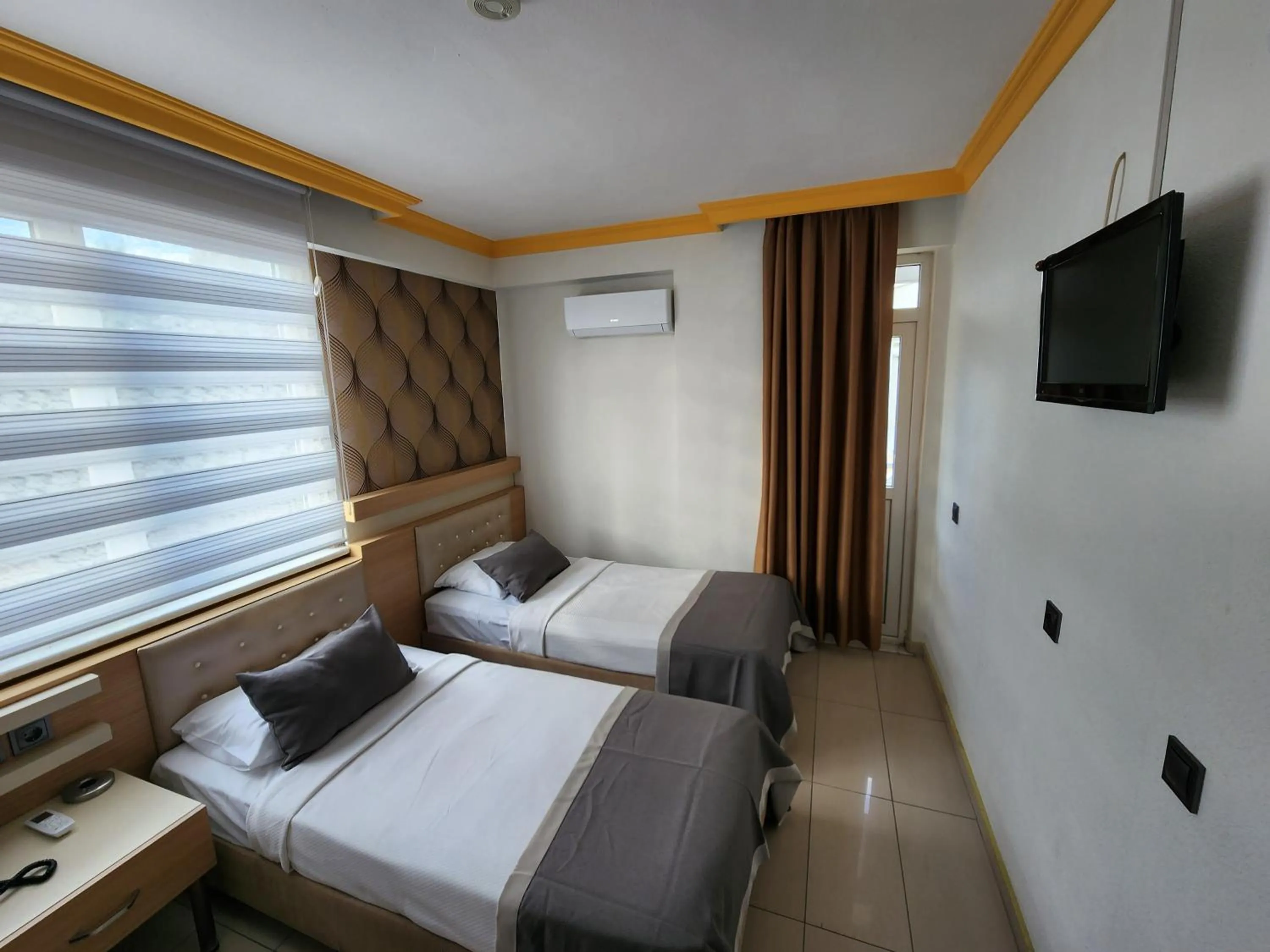 Photo of the whole room, Bed in ANTALYA Konyaaltı Gündüz Otel