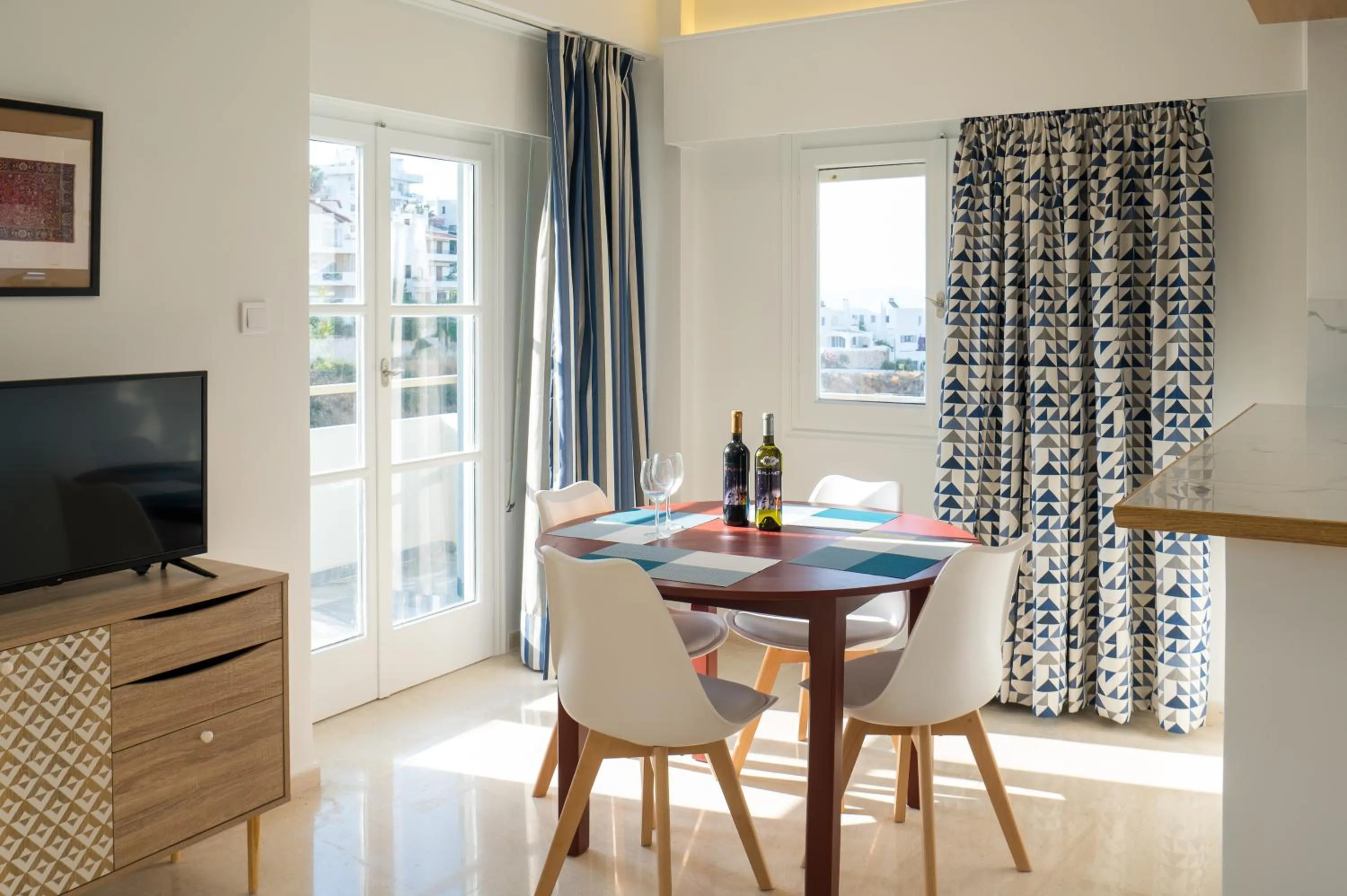 Dining area in CHROMA Lodge Rafina