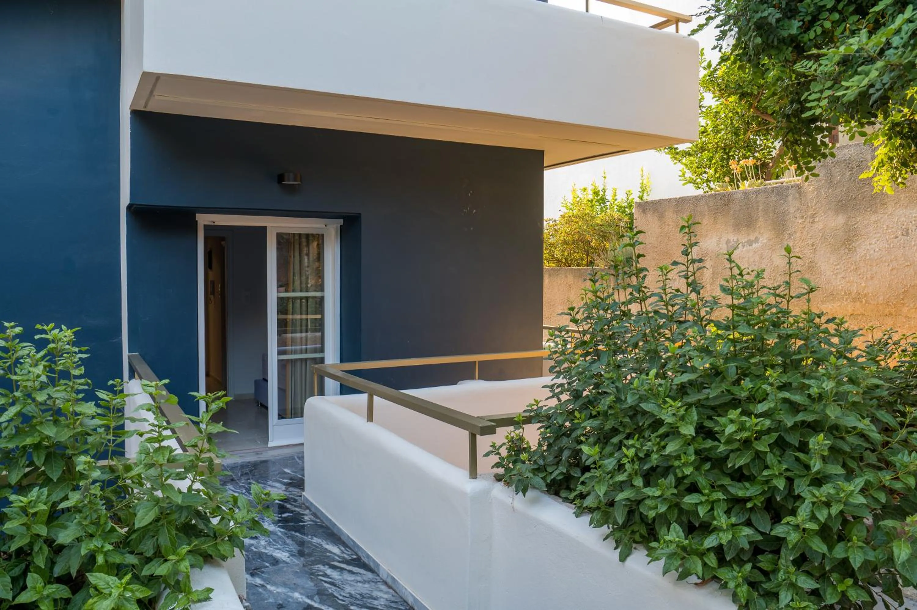 Inner courtyard view in CHROMA Lodge Rafina