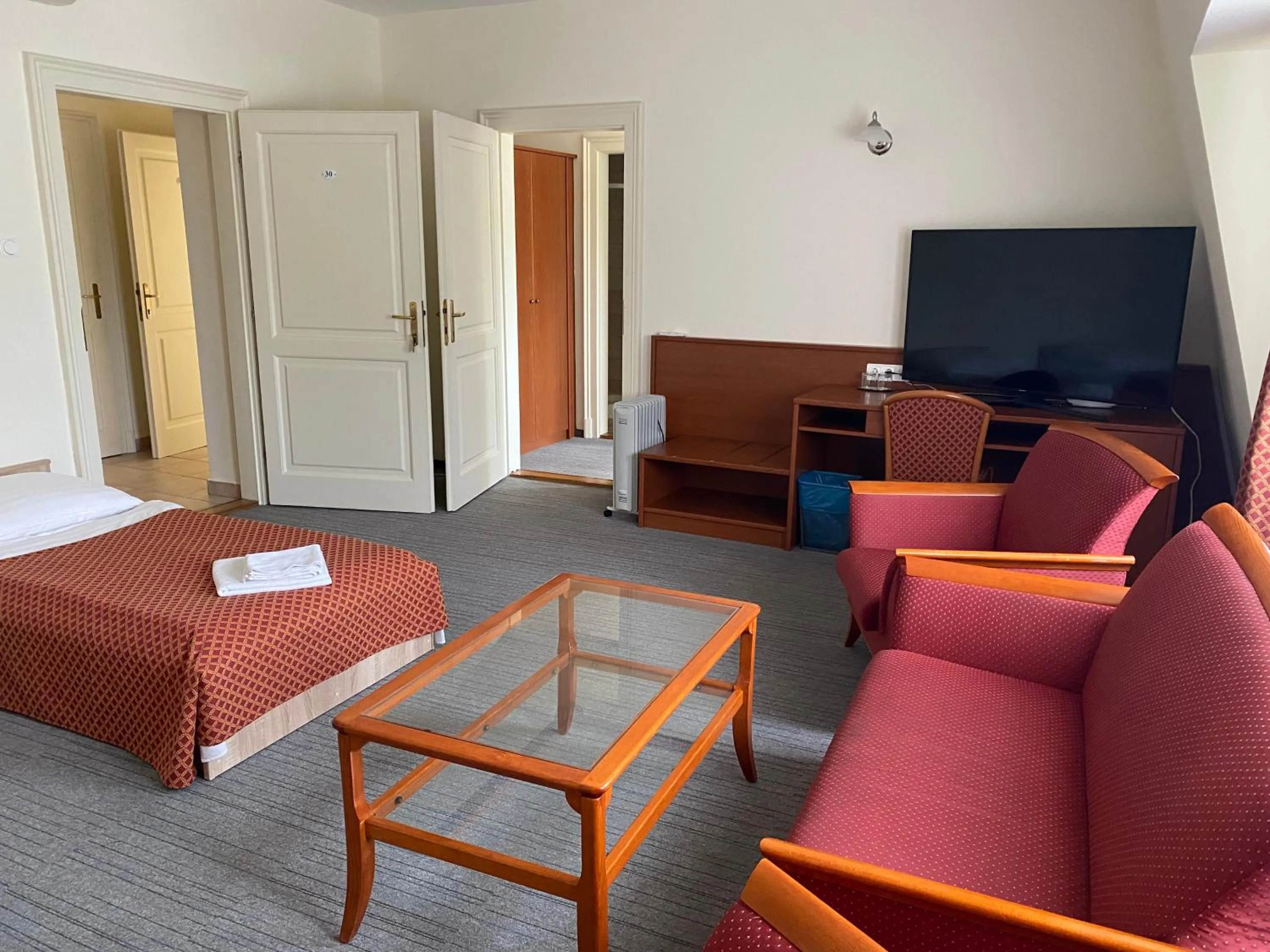 Photo of the whole room in Főnix Hotel