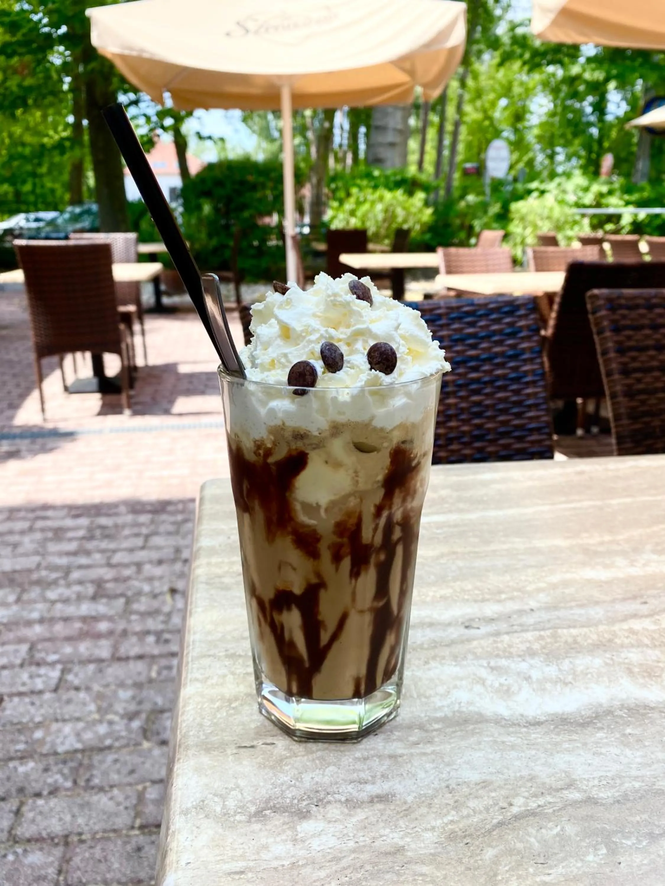 Restaurant/places to eat in Főnix Hotel