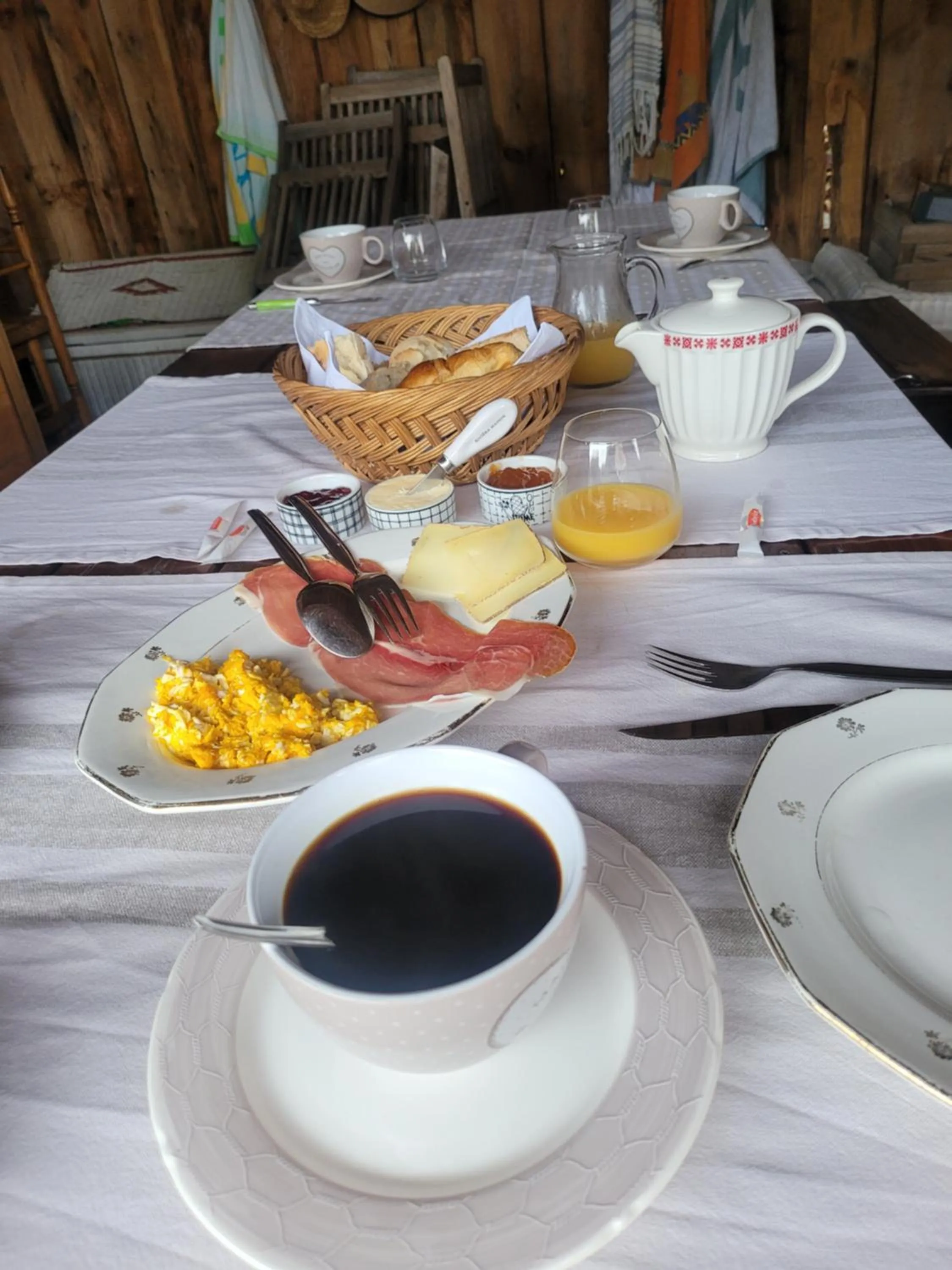 Breakfast in les chambres du pont des chèvres
