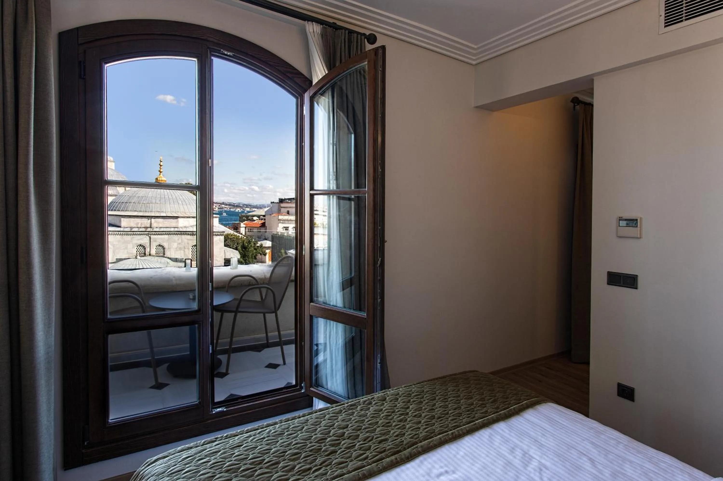 Balcony/Terrace, Bed in Mest Hotel Istanbul Sirkeci