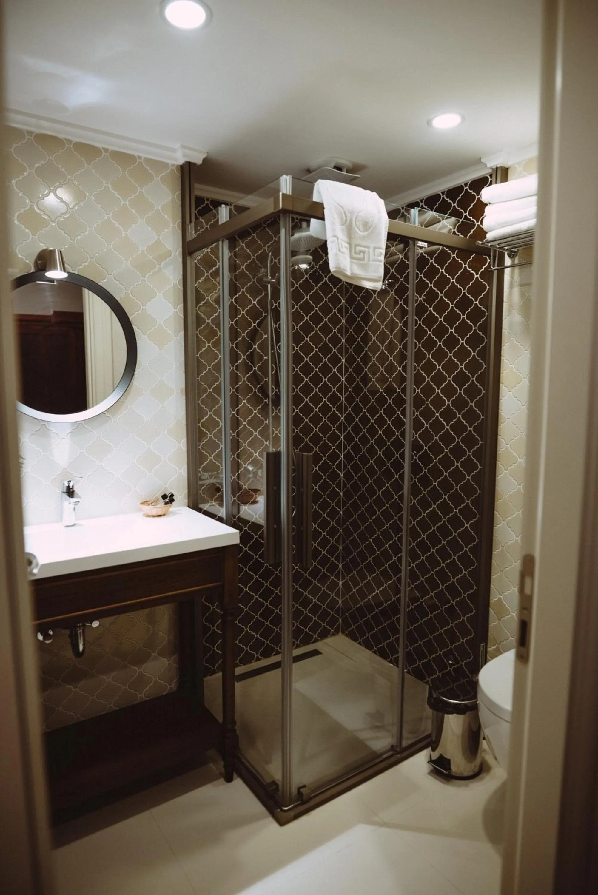 Toilet in Mest Hotel Istanbul Sirkeci