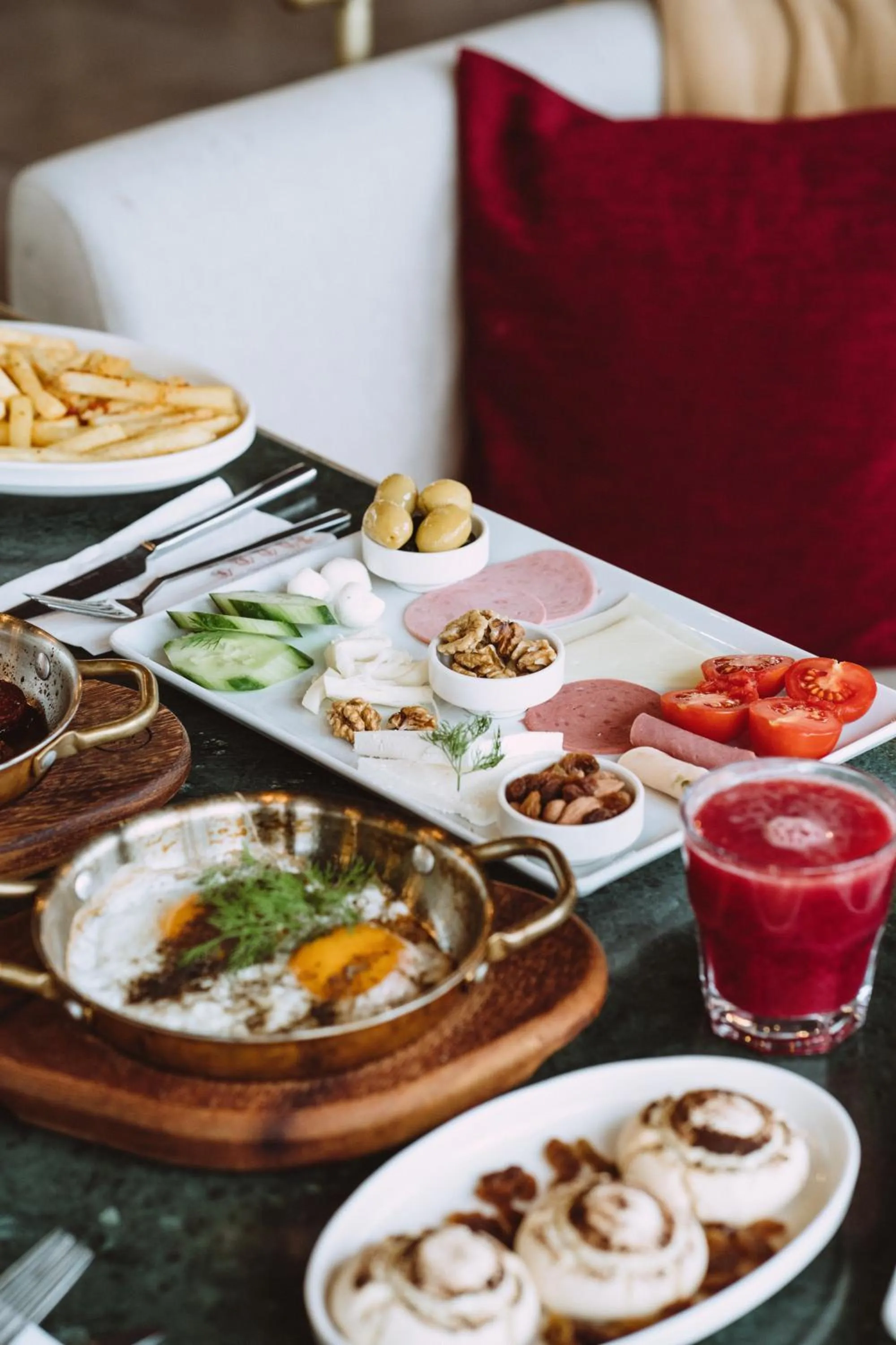 Food and drinks in Mest Hotel Istanbul Sirkeci