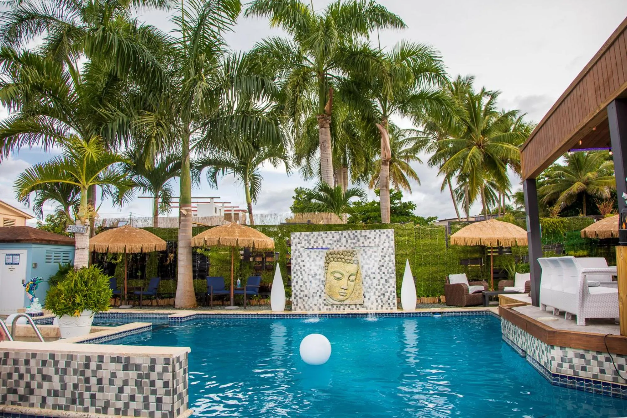 Swimming pool in Aqua Marina Beach Club