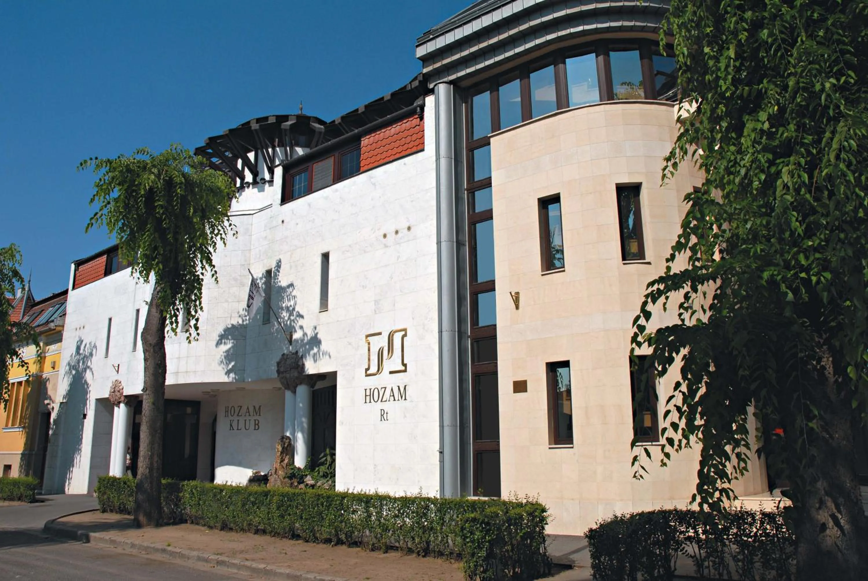 Facade/entrance in Hozam Wellness és Apartman