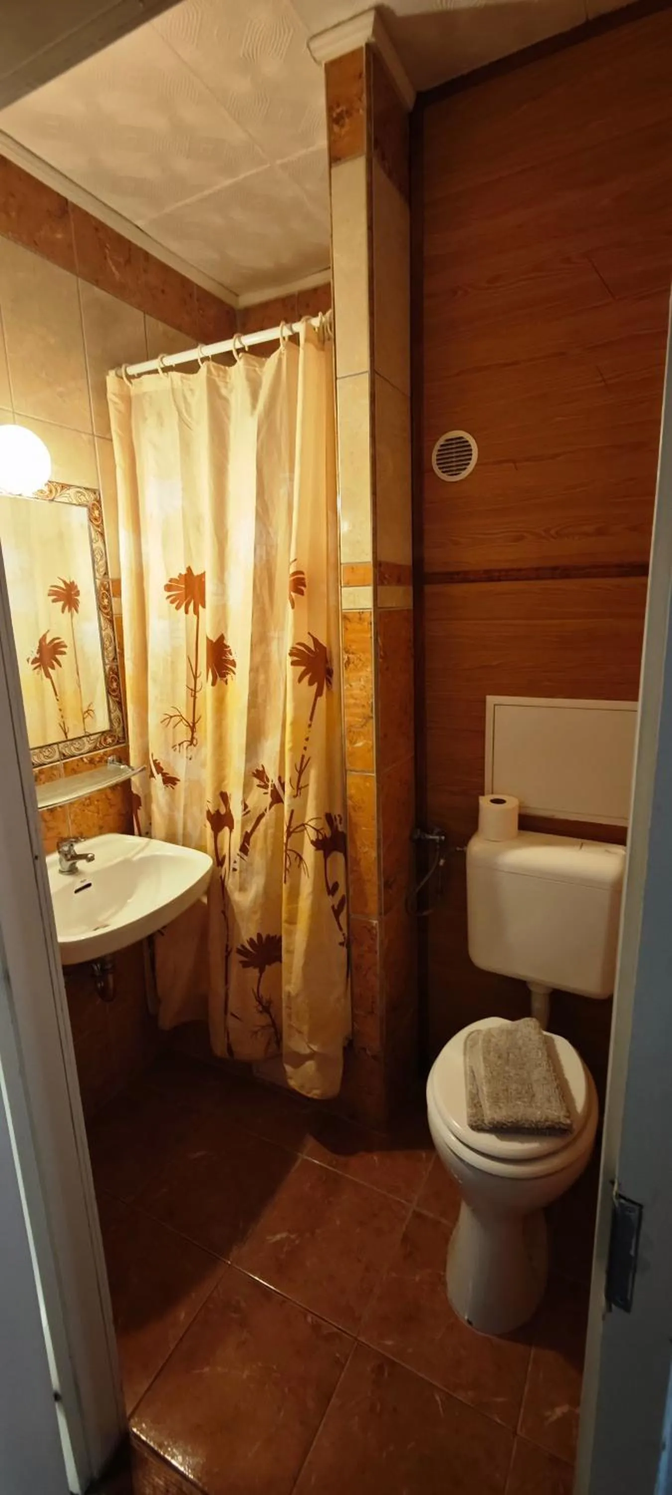 Apartments Leslie