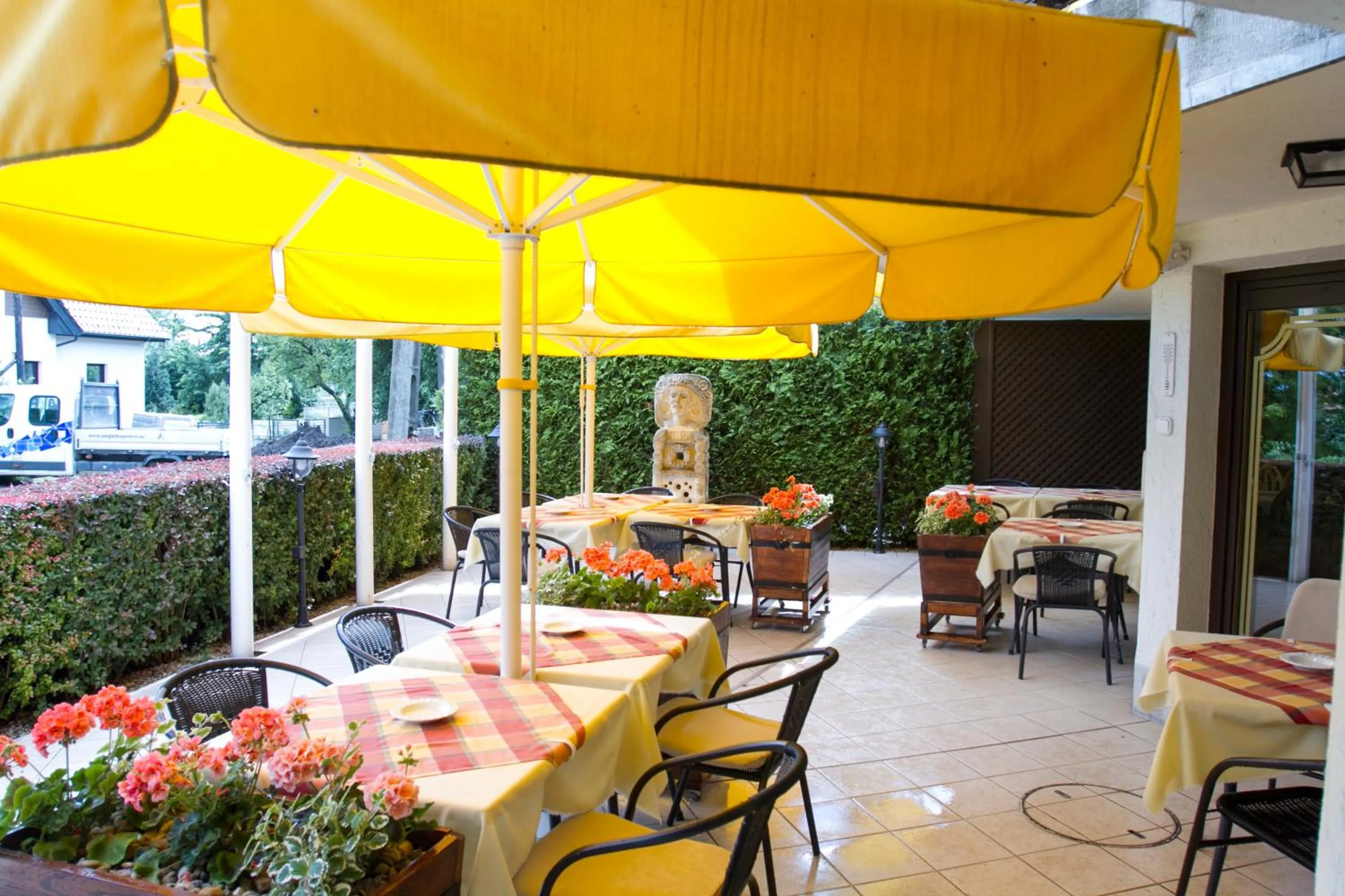 Garden in Hotel Molnár