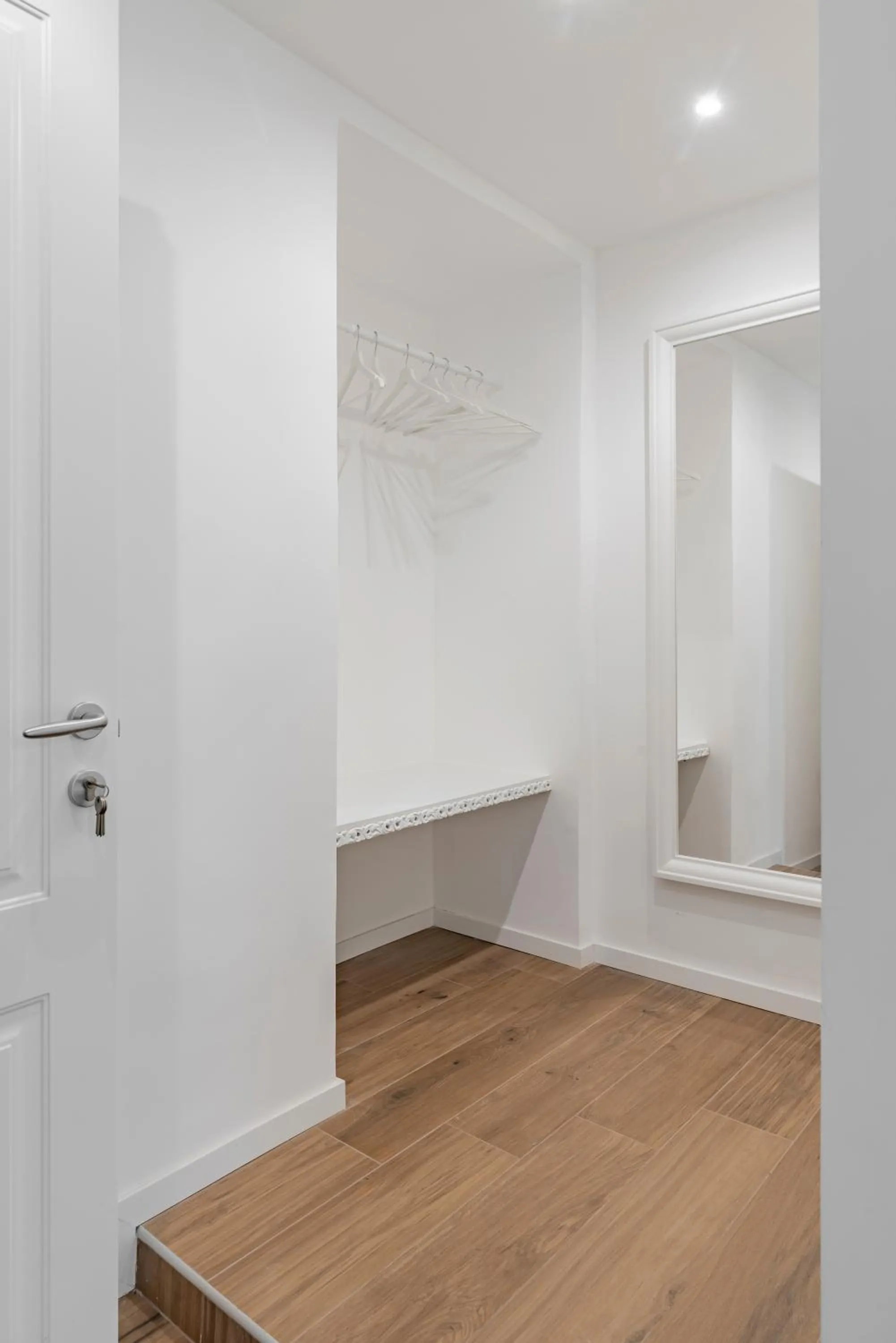 wardrobe in Leo's Colosseum - Private Apartments