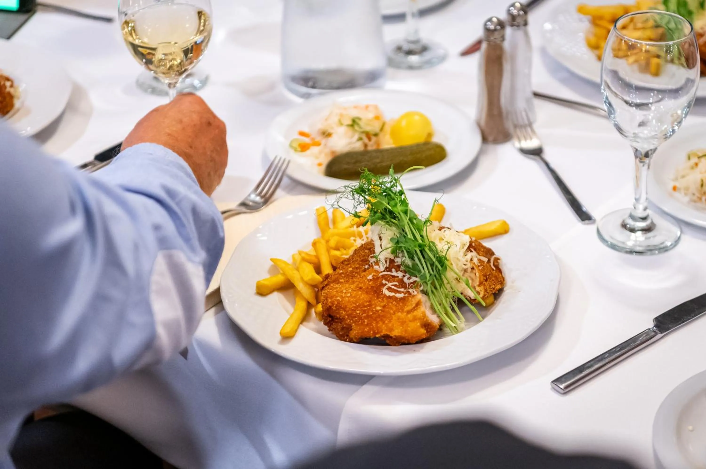 Restaurant/places to eat in Hotel Famulus