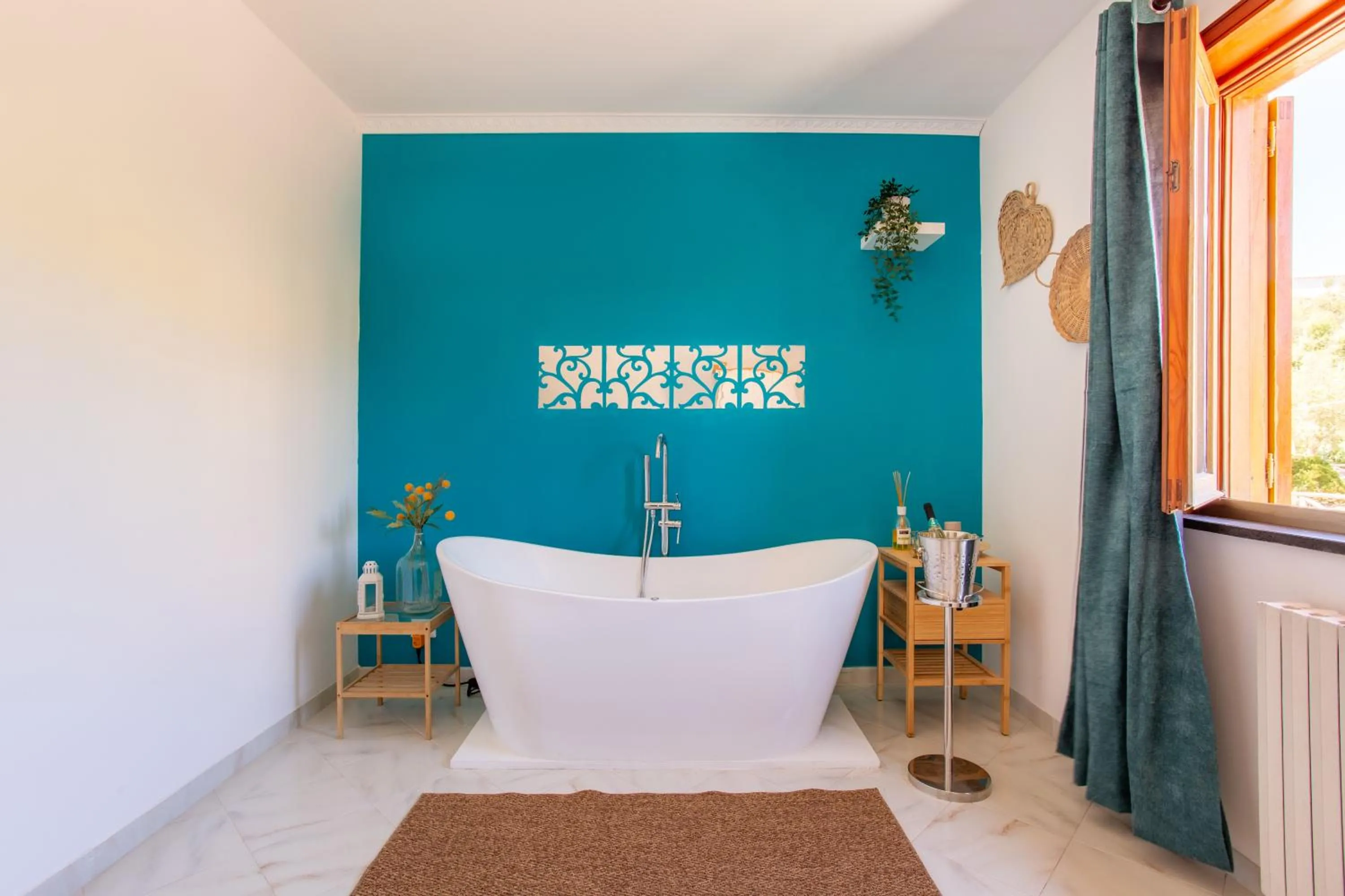 Hot Tub in Villa Mariel Suites & Apartment