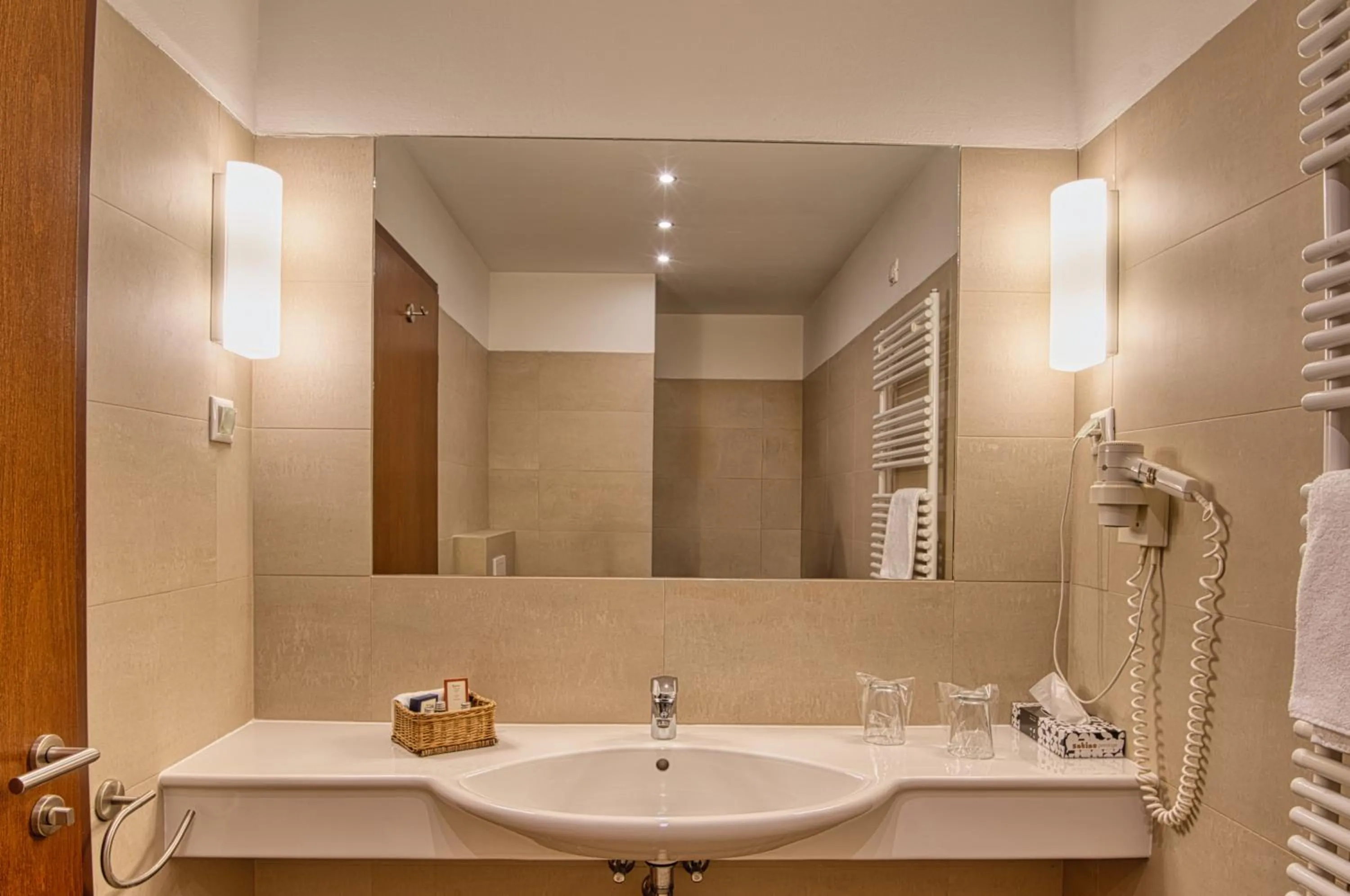 Bathroom in Tisza Balneum Hotel