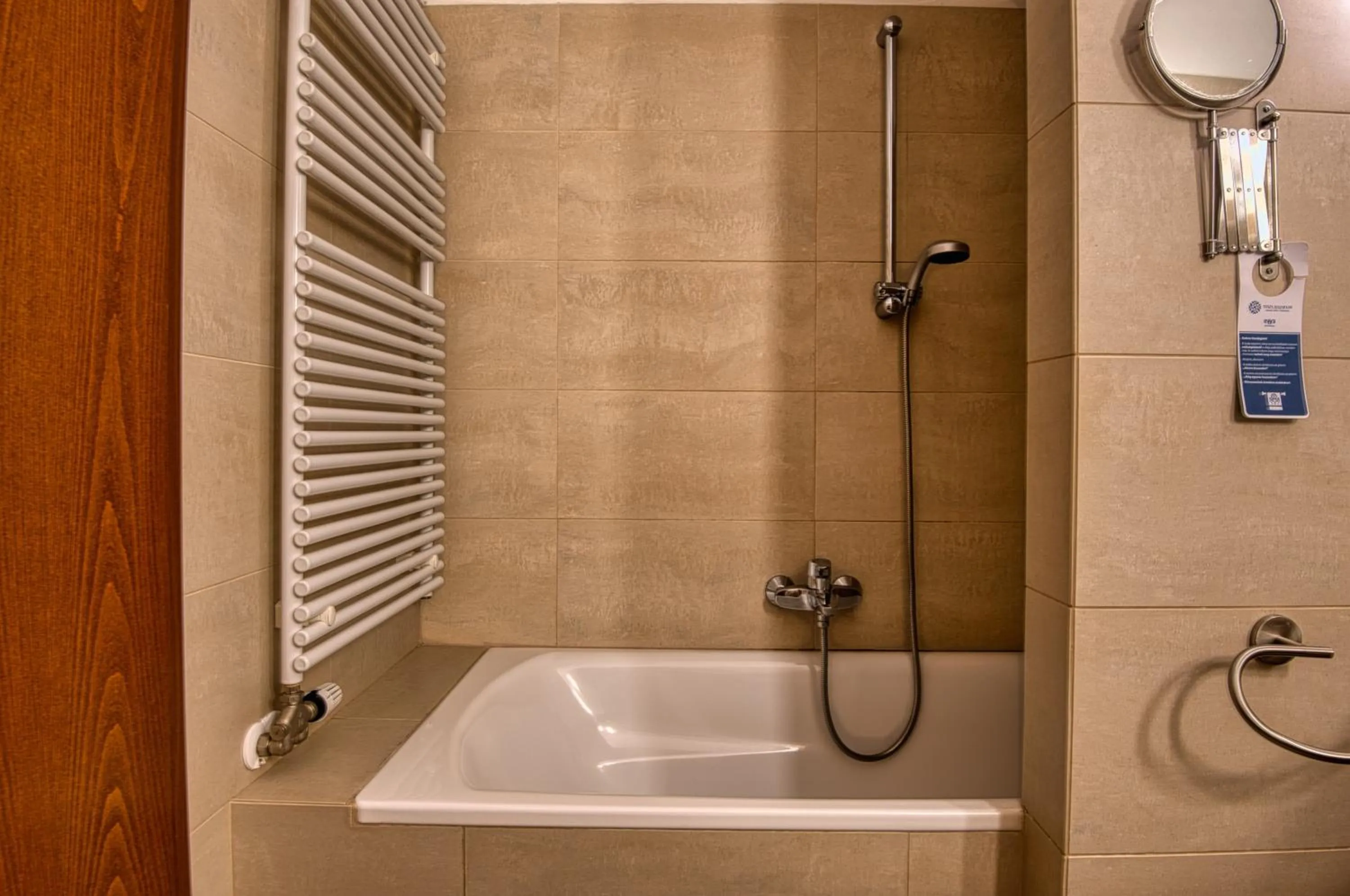 Bath in Tisza Balneum Hotel