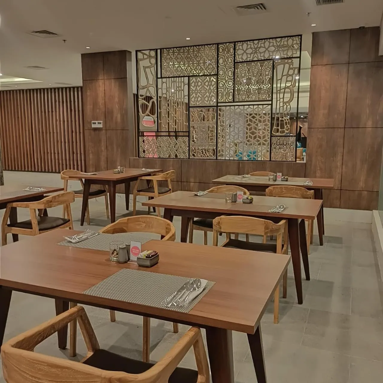 Restaurant/places to eat in Swiss-Belhotel Cendrawasih, Biak