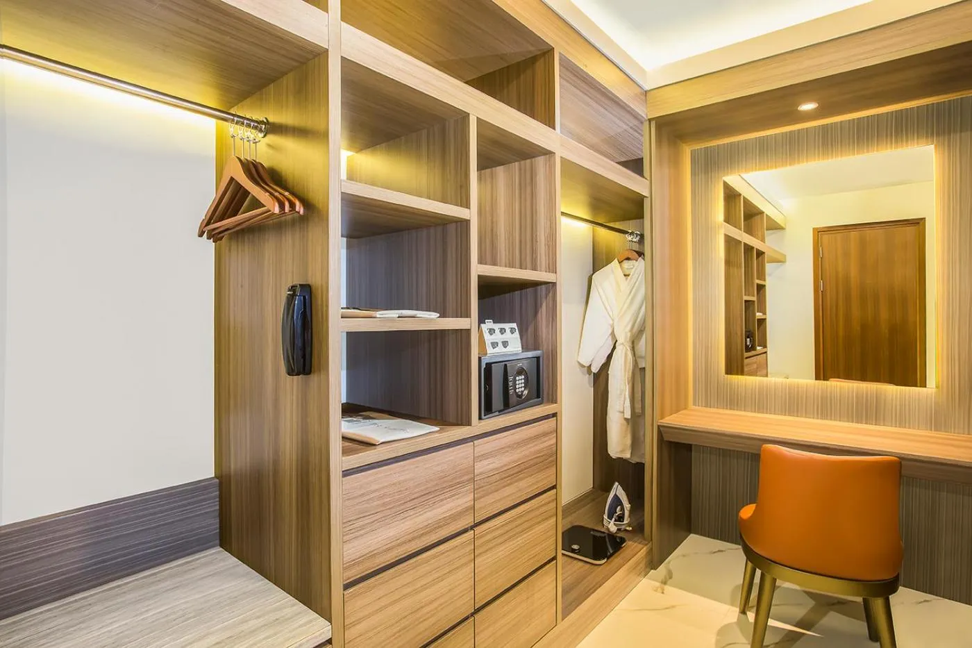 hair dresser in Swiss-Belhotel Cendrawasih, Biak