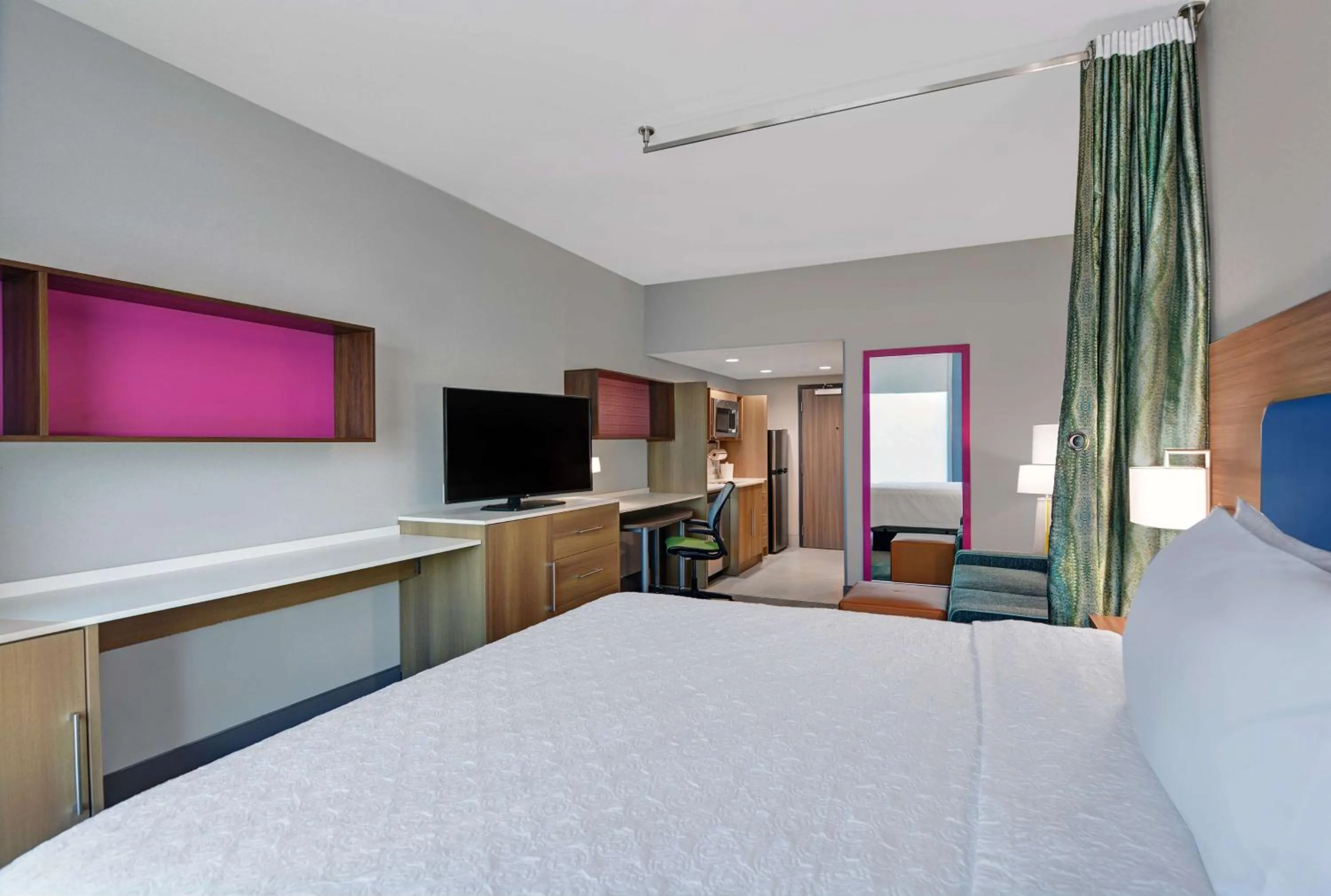 Bed in Home2 Suites By Hilton Bentonville Rogers